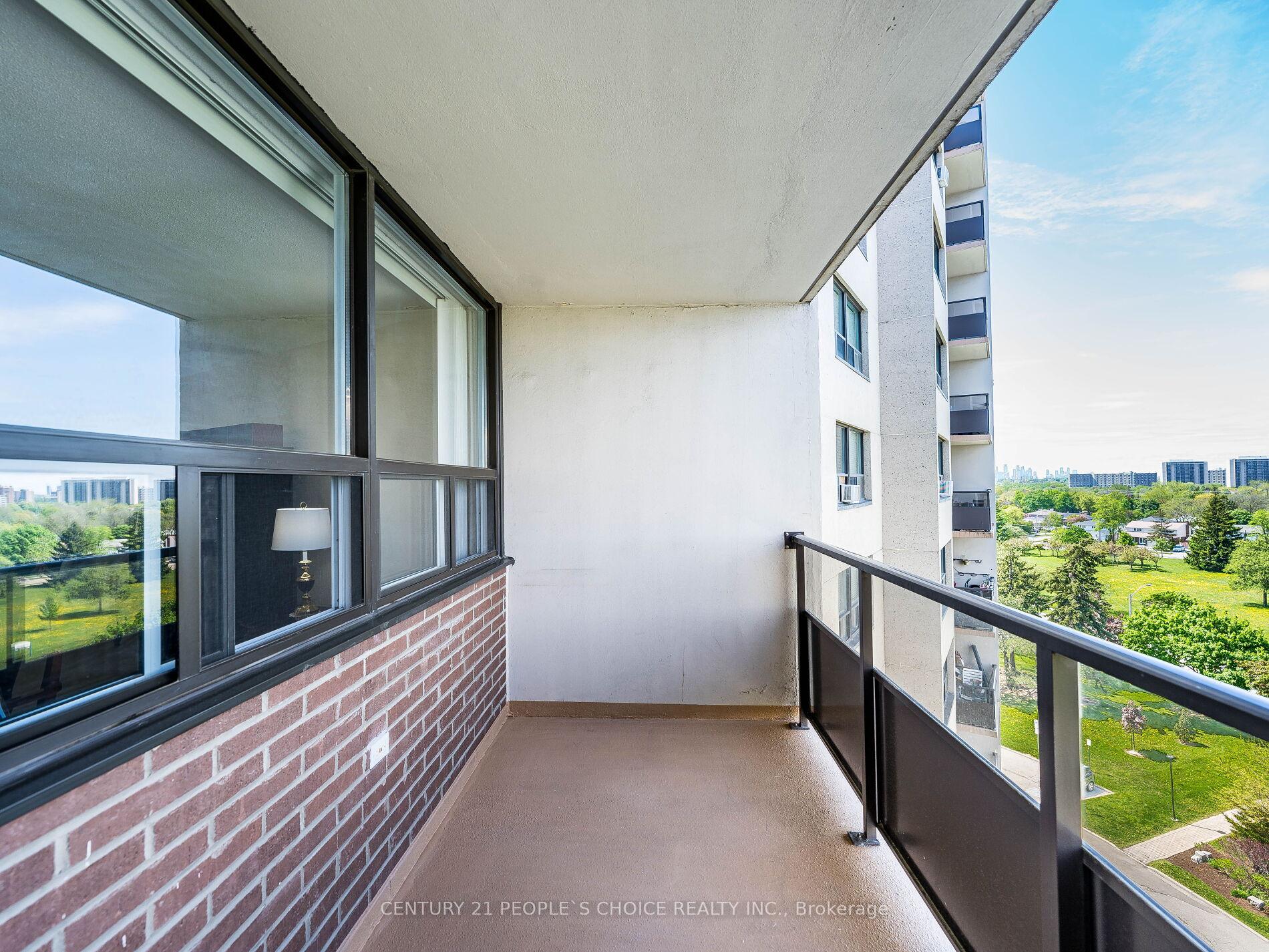 2 Bedrooms Condo at 451 The West Mall, Toronto For sale