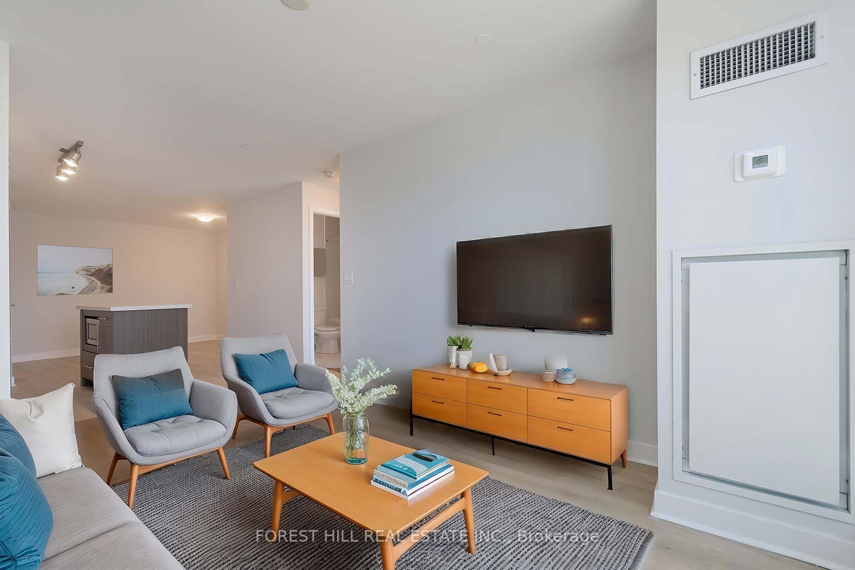 58 Orchard View Boulevard, #401