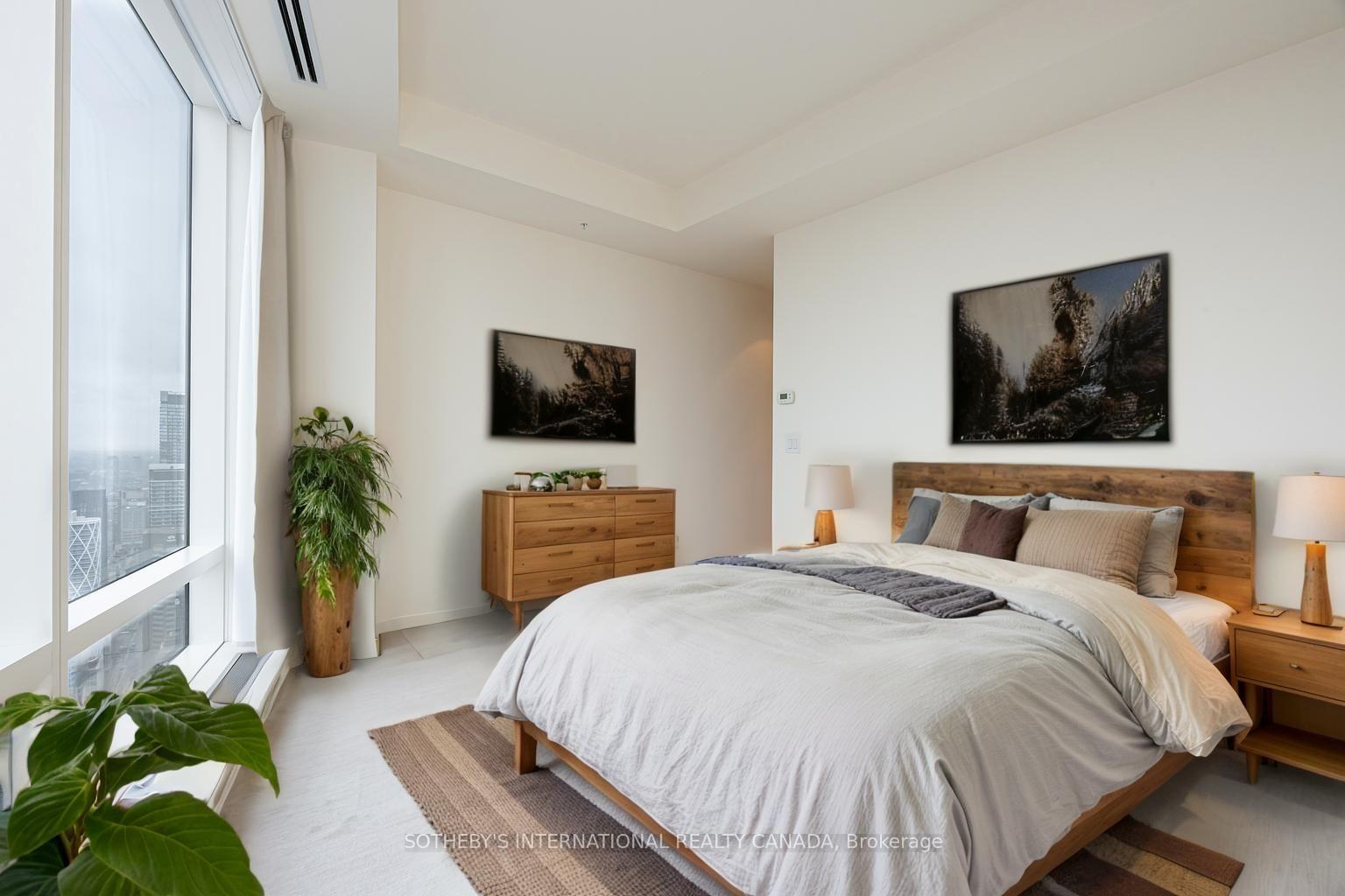 3 Bedrooms Condo at 180 University, Toronto For sale