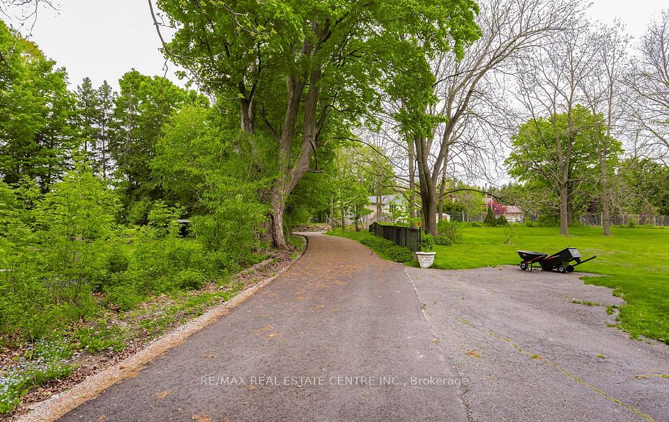 6 Stewarttown Road, Halton Hills, ON L7G 4S5