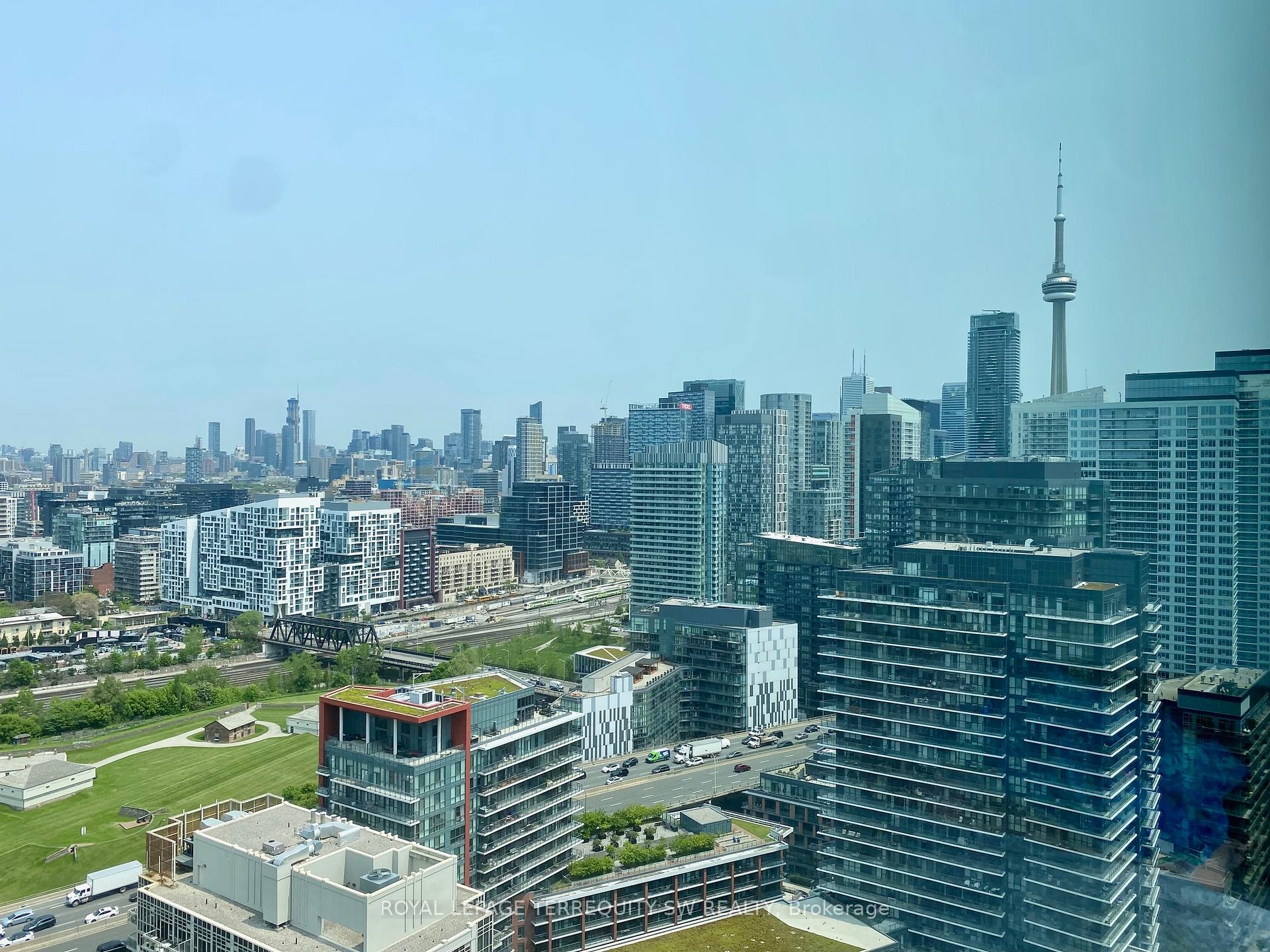 3 Bedrooms Condo at 628 Fleet, Toronto For sale