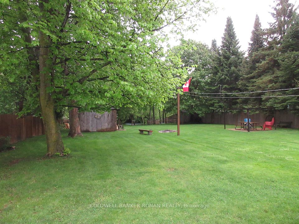 15 Burbank Circle, Adjala-Tosorontio, ON L0M 1J0