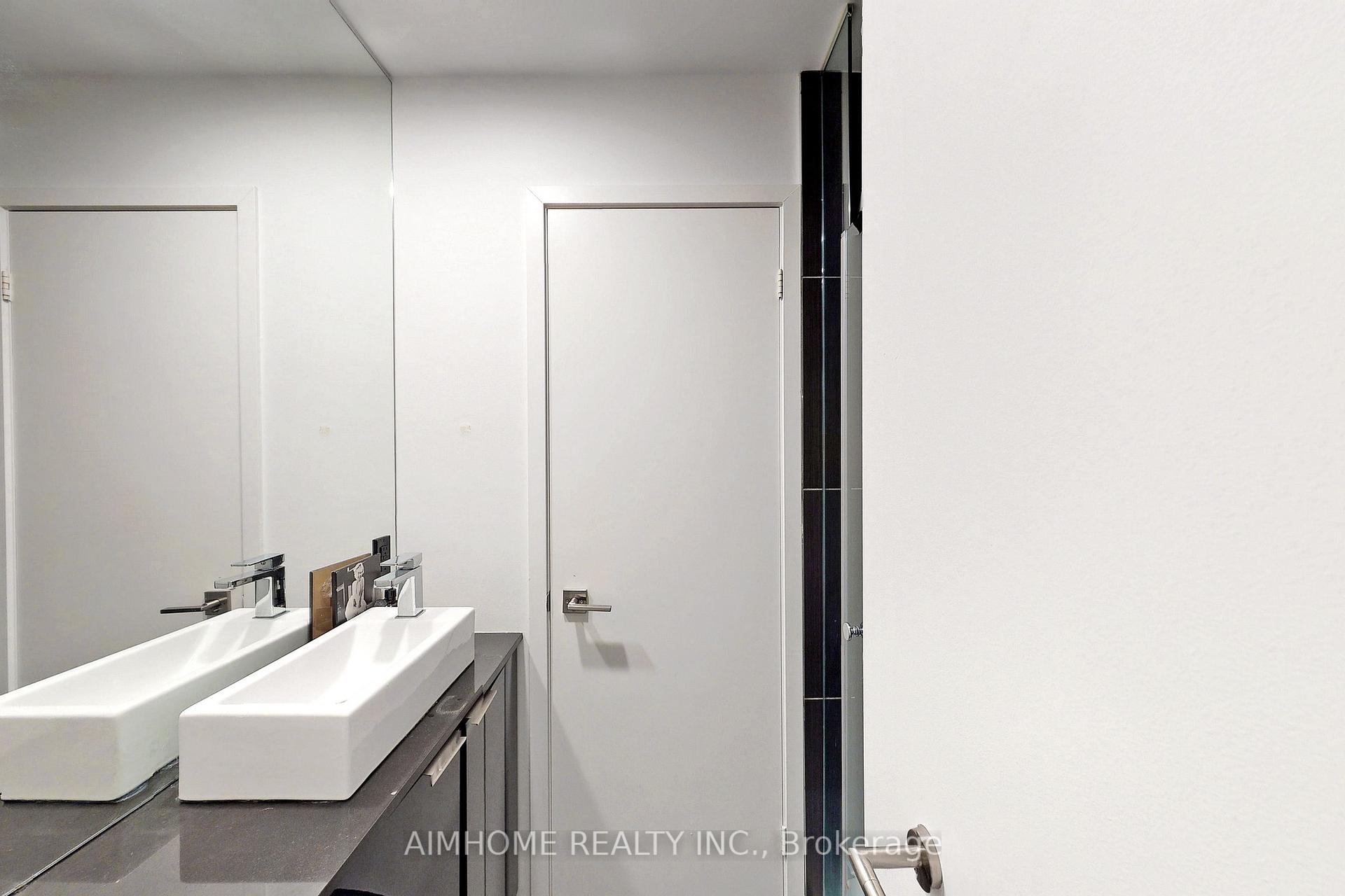 2 Bedrooms Condo at 70 temprance, Toronto For sale