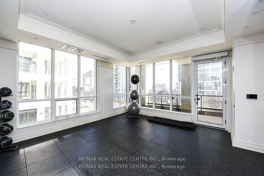 2 Bedrooms Condo at 36 Elm, Mississauga For sale