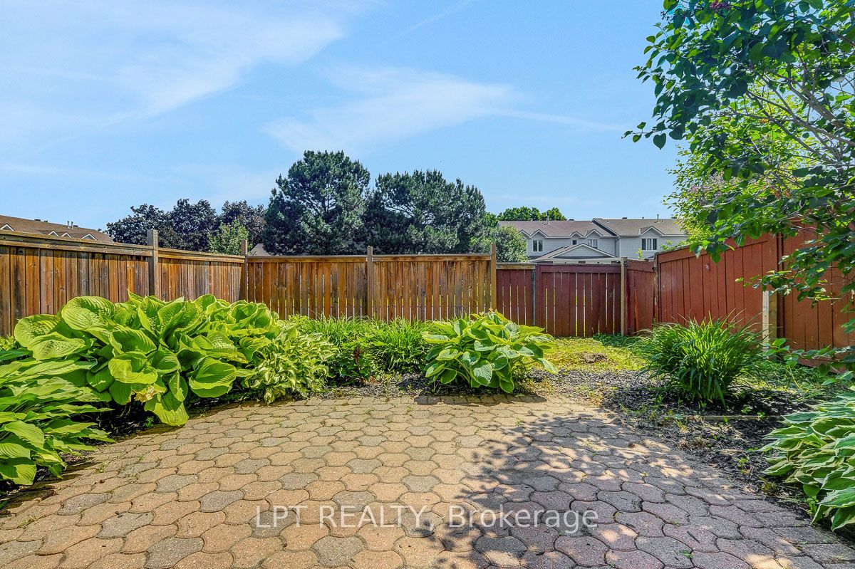 83 Langstrom Crescent