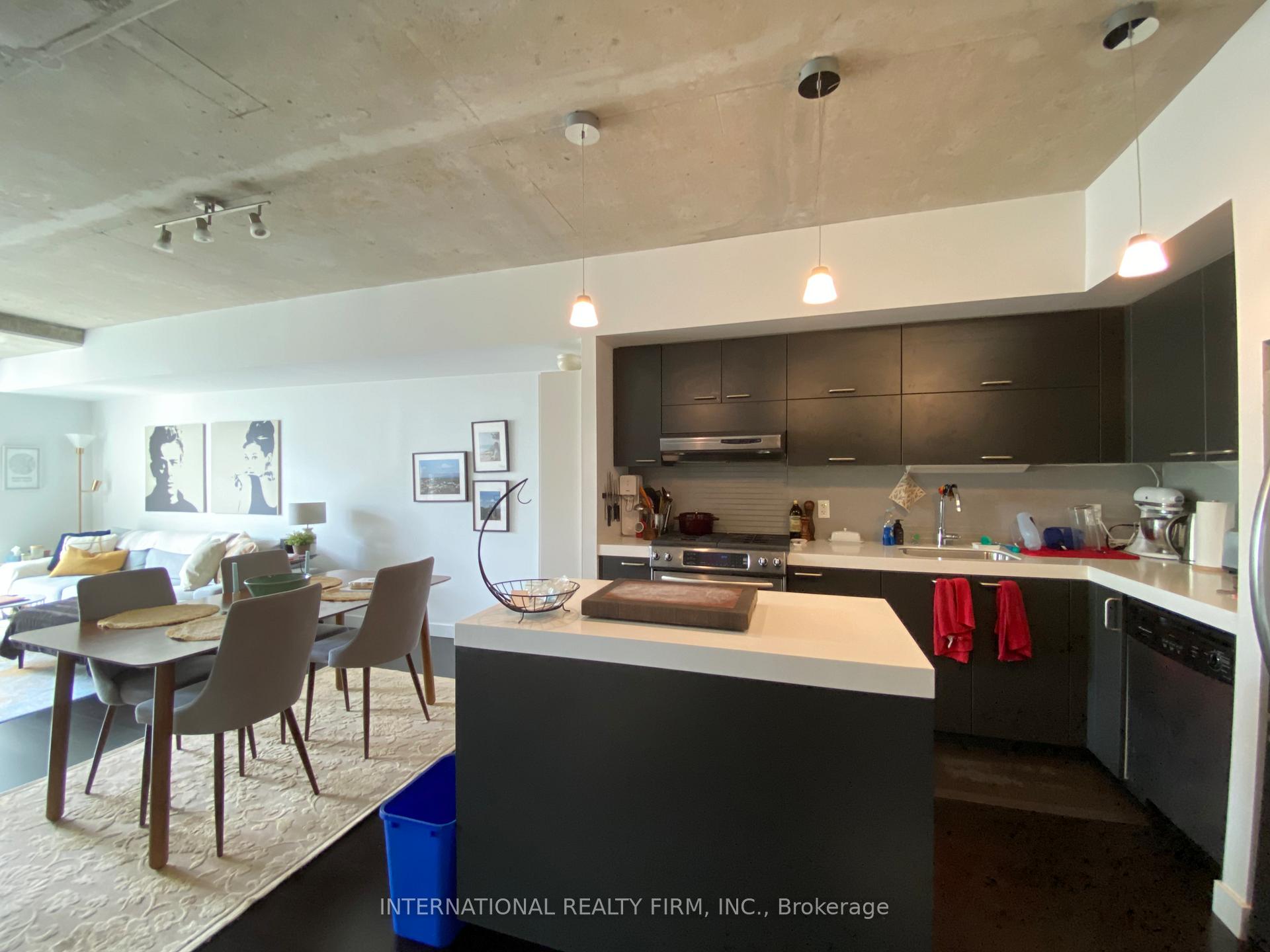 2 Bedrooms Condo at 55 Stewart, Toronto For sale