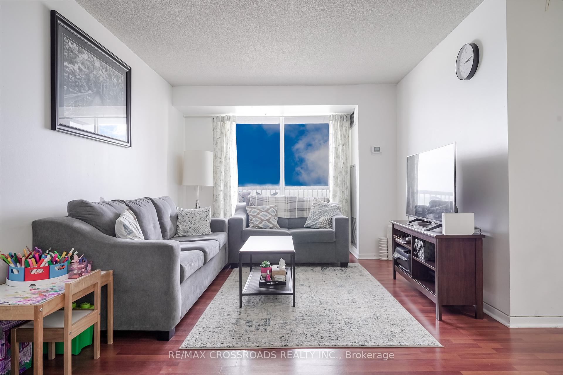 3 Bedrooms Condo at 15 Sewells, Toronto For sale