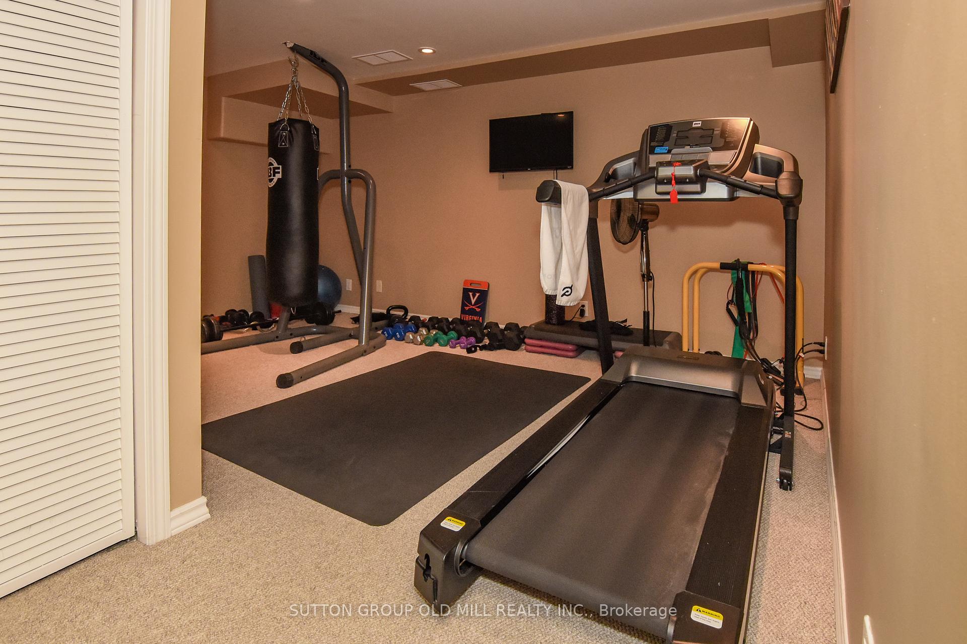 4 Bedrooms Condo at 4635 Regents, Mississauga For sale