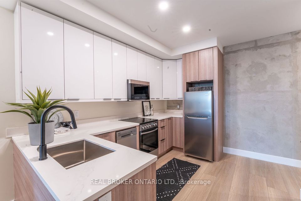 #707 - 169 James Street, Hamilton, ON L8P 3A3