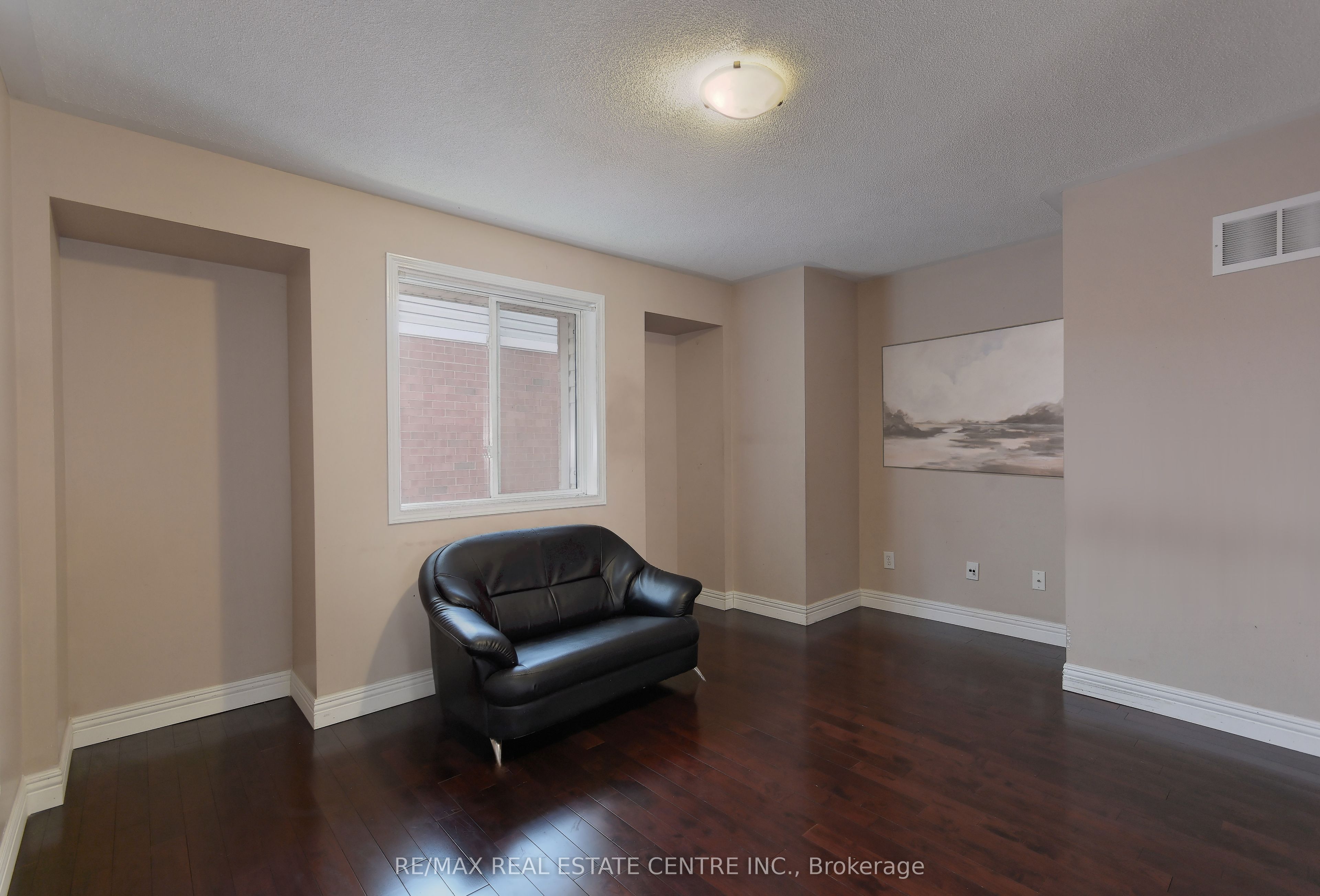 1399 Marshall Crescent