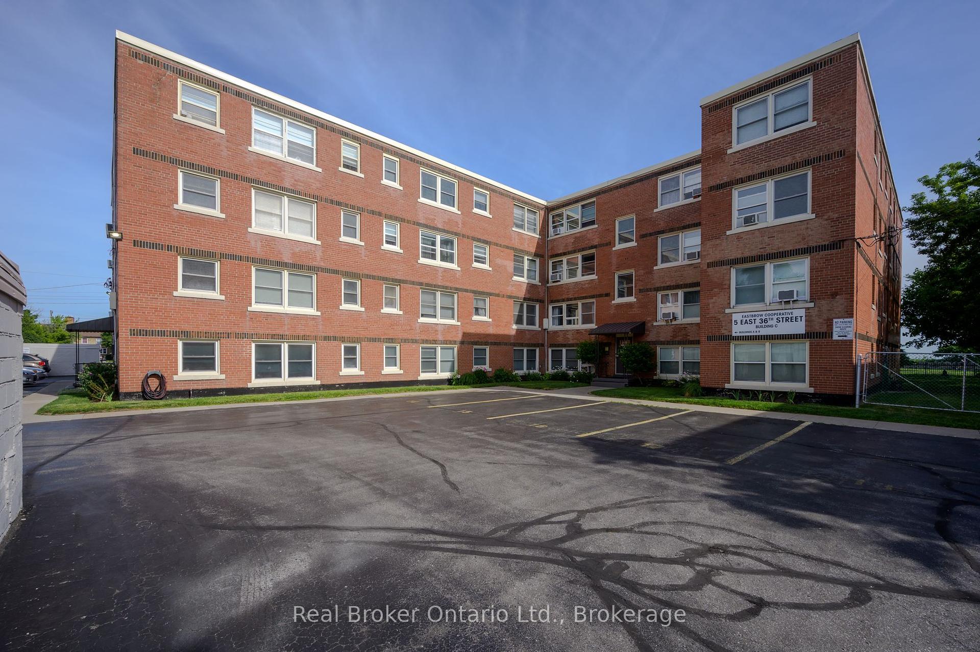 2 Bedrooms Co-op at 5 East 36th, Hamilton For sale