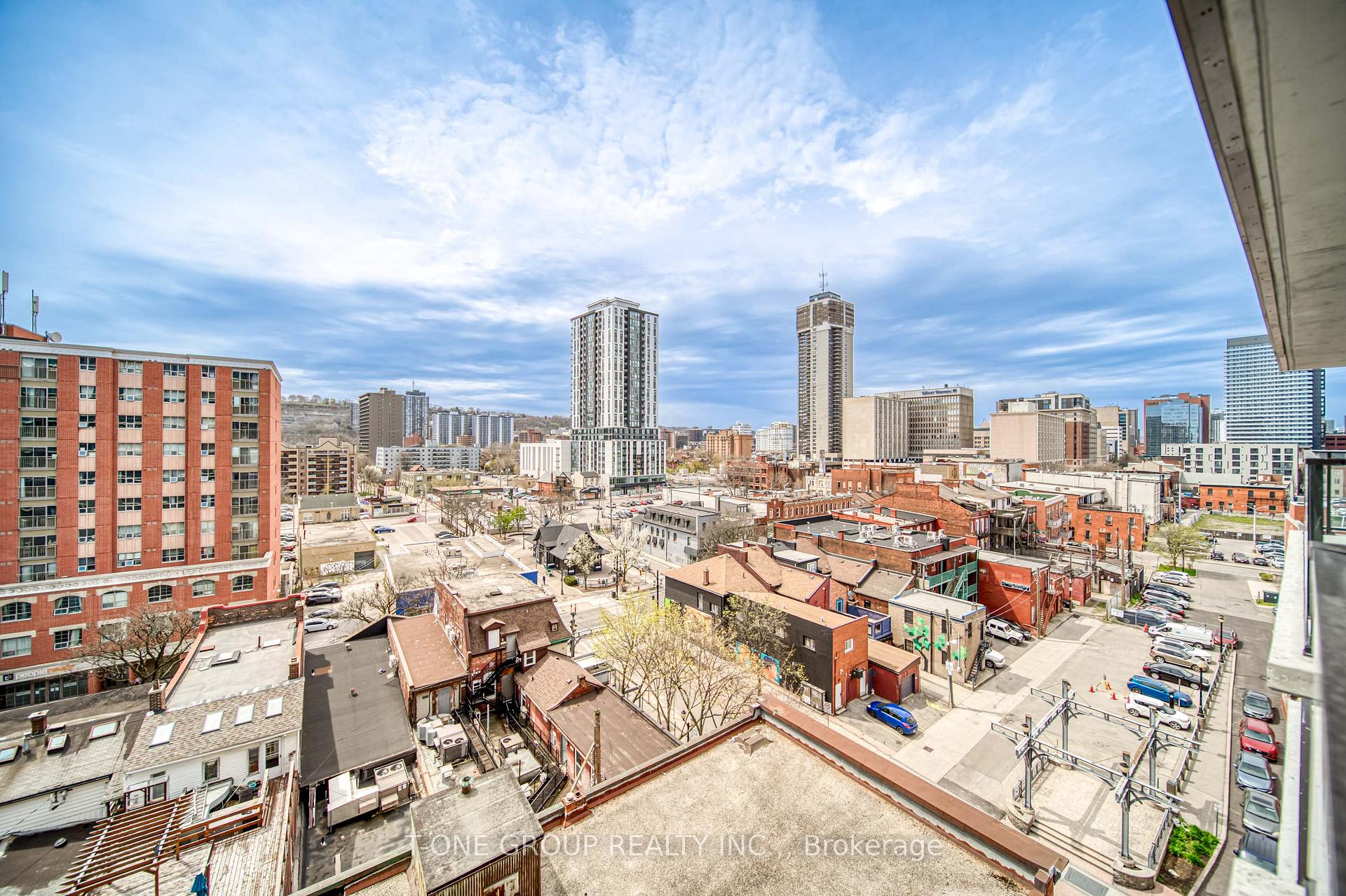 2 Bedrooms Condo at 1 Jarvis, Hamilton For sale