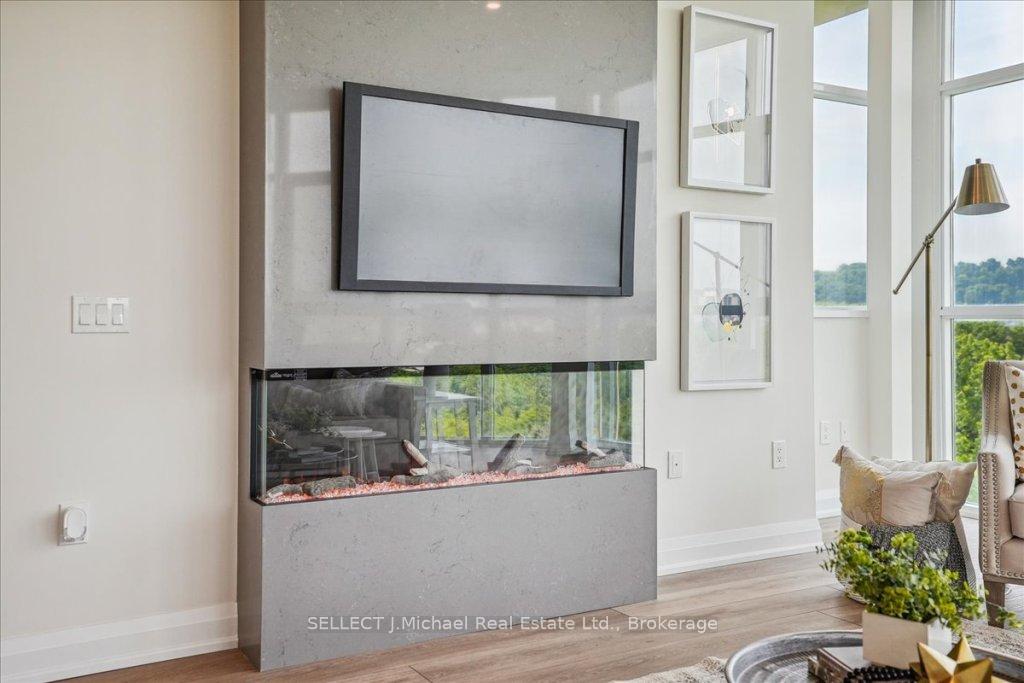 2 Bedrooms Condo at 2750 KING,  Hamilton For sale
