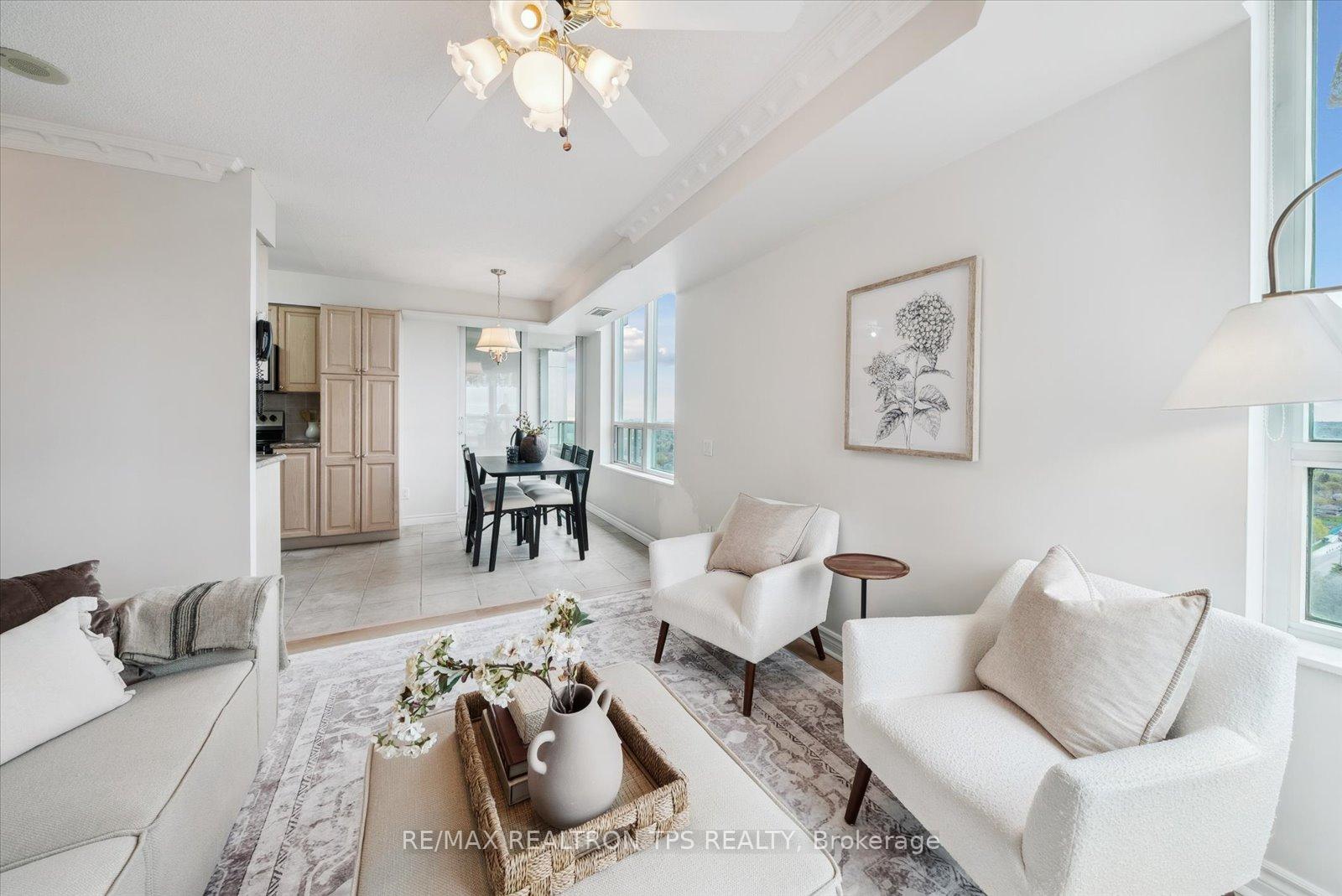 3 Bedrooms Condo at 61 Town Centre, Toronto For sale