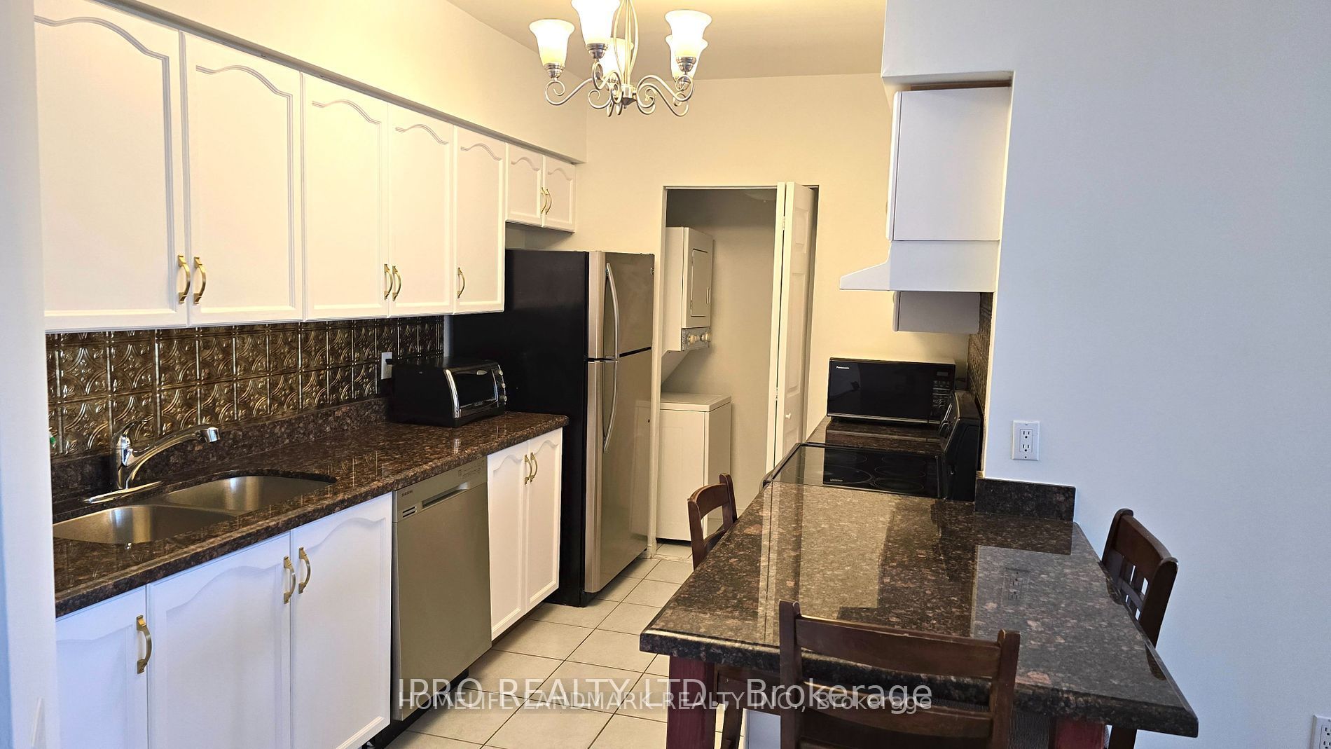 7378 Yonge Street E, #303