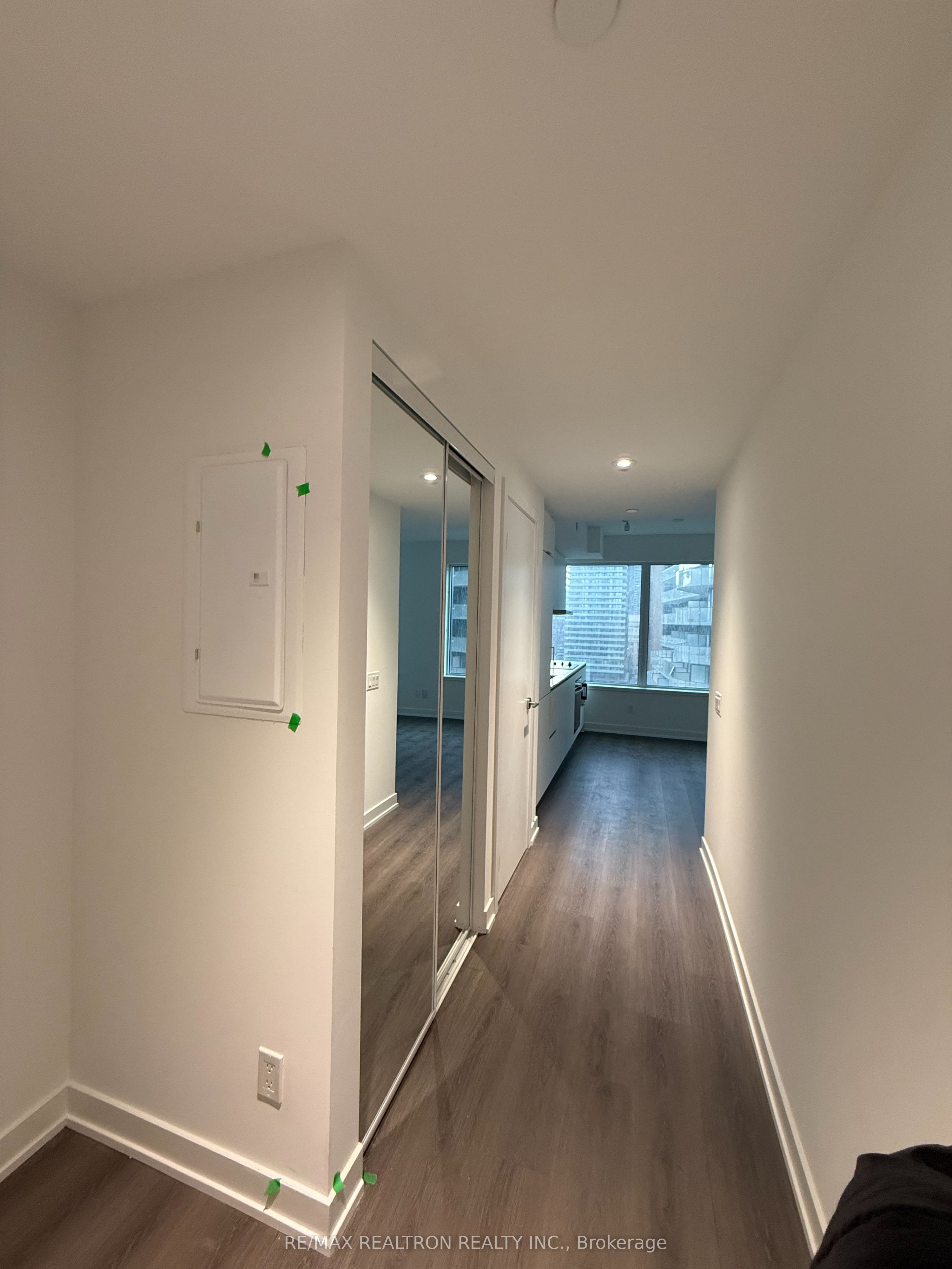 8 Wellesley Street W, #1215