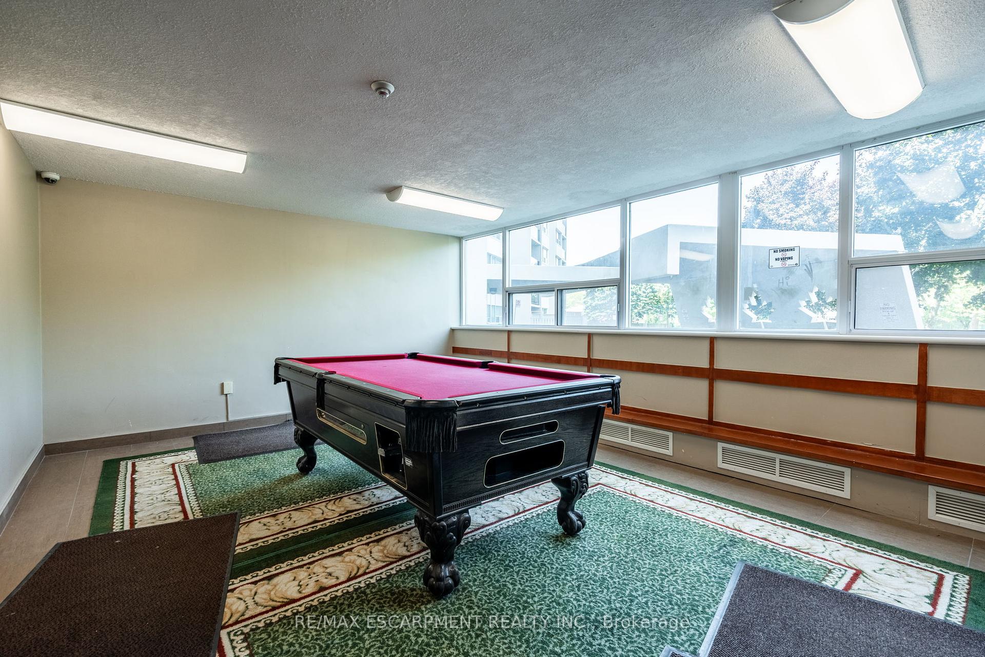 2 Bedrooms Condo at 530 Lolita, Mississauga For sale