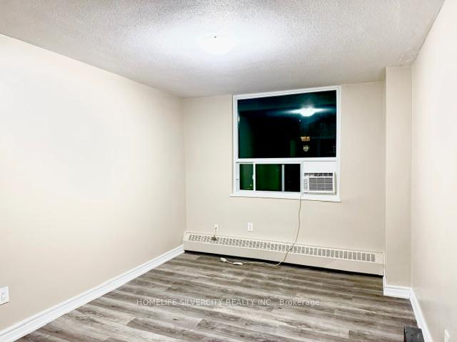 2 Bedrooms Condo at 20 Edward, Toronto For sale