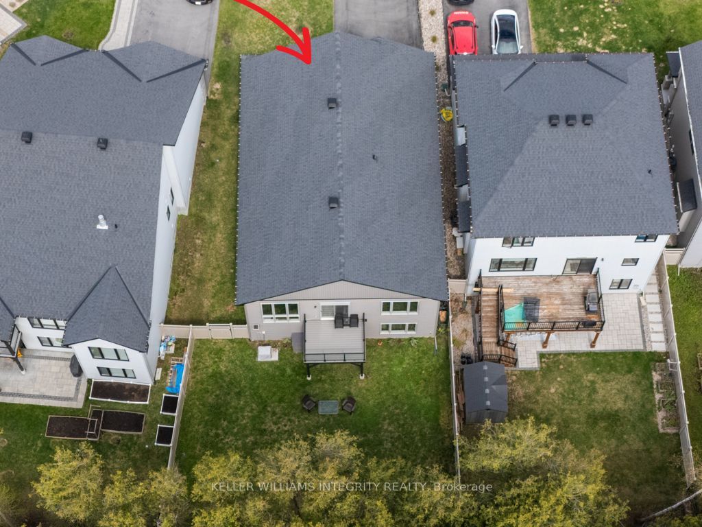 1126 Beckett Crescent