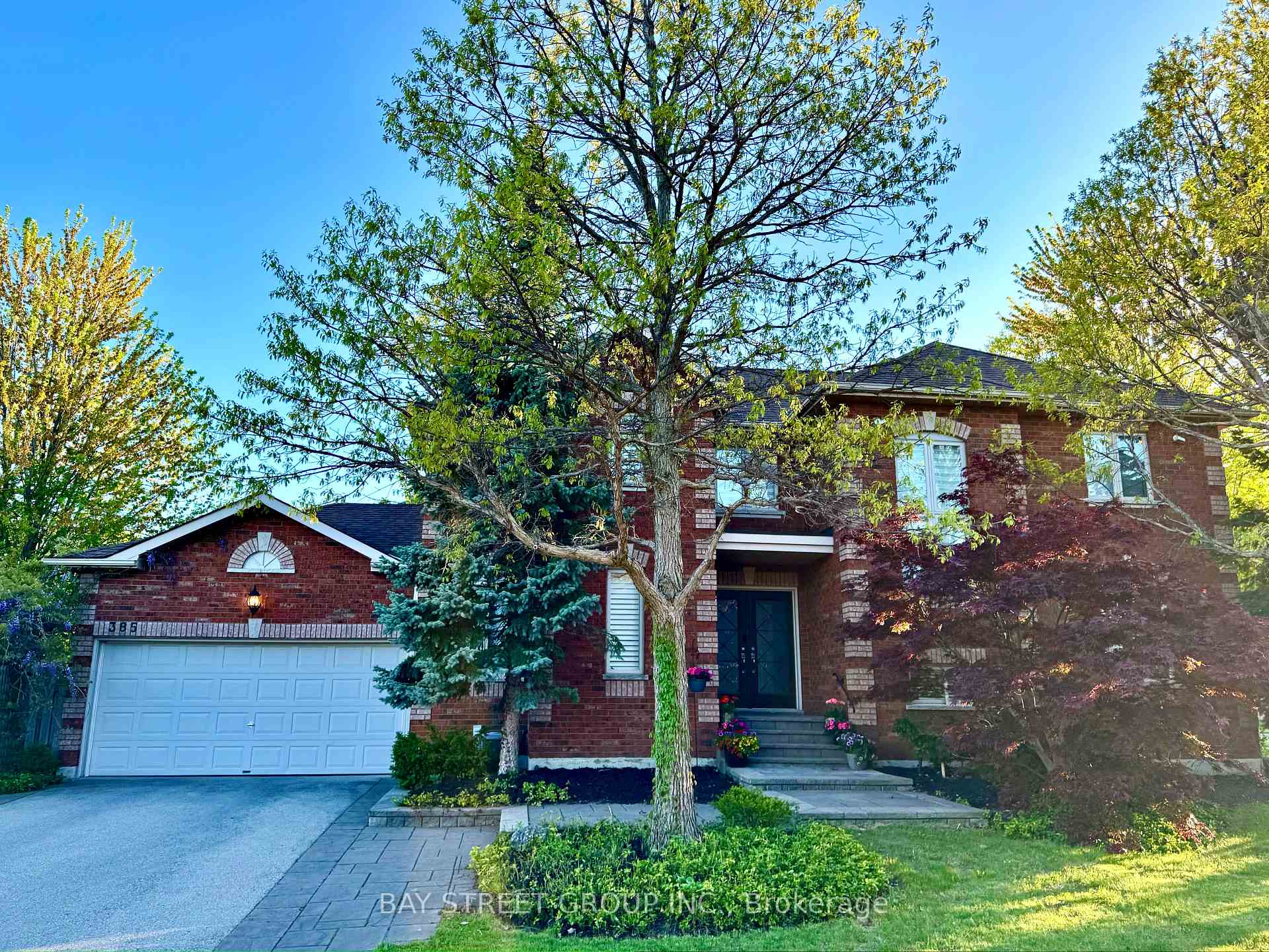 385 Ambleside Drive, Oakville, ON L6H 6P4