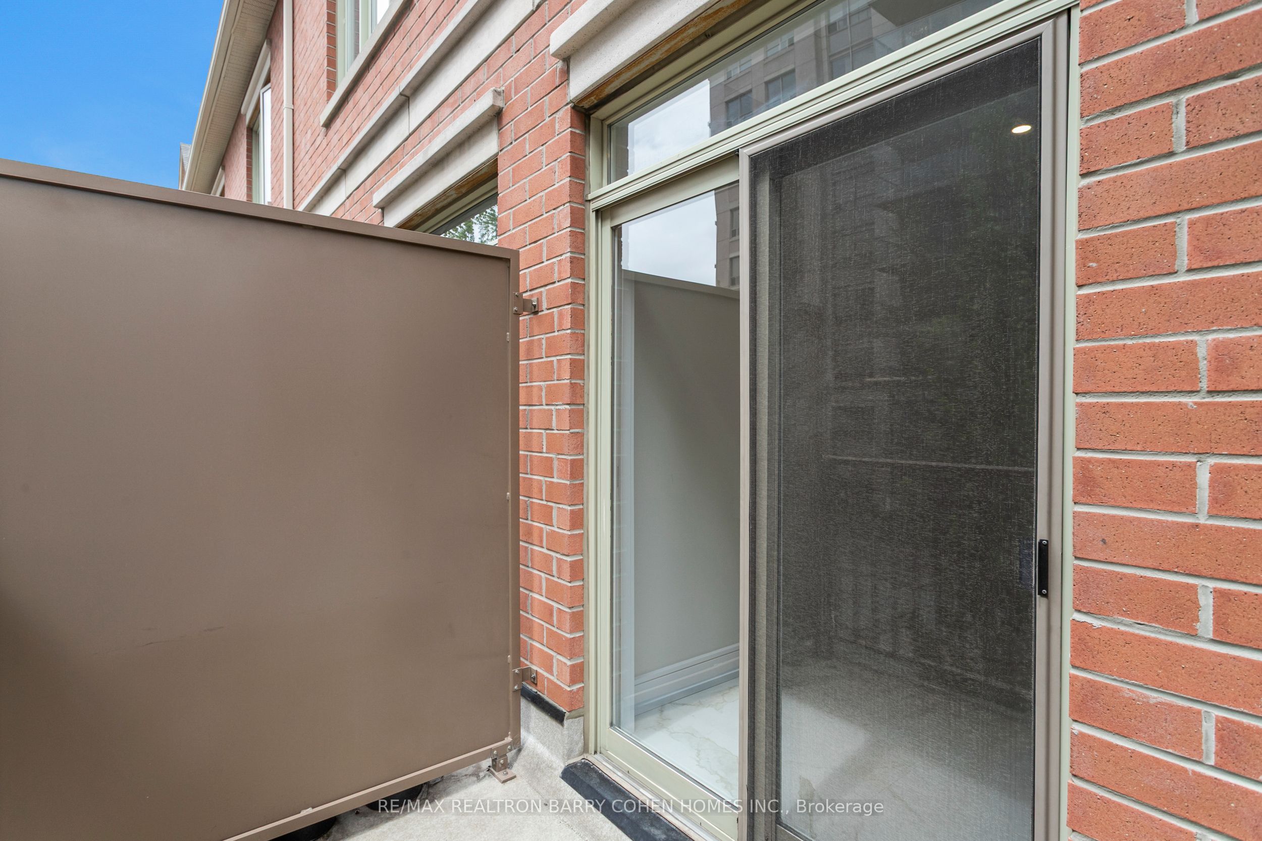 21 Galleria Parkway, #21