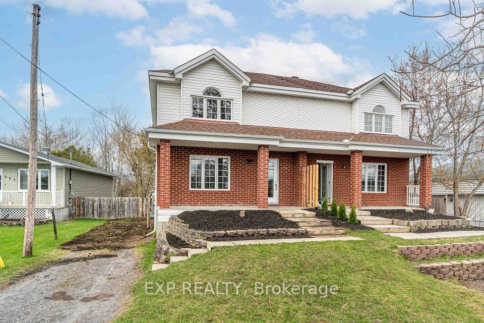 386 Laurier
