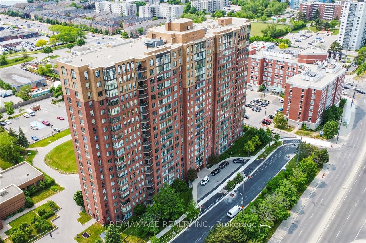 3 Bedrooms Condo at 330 Mccowan, Toronto For sale
