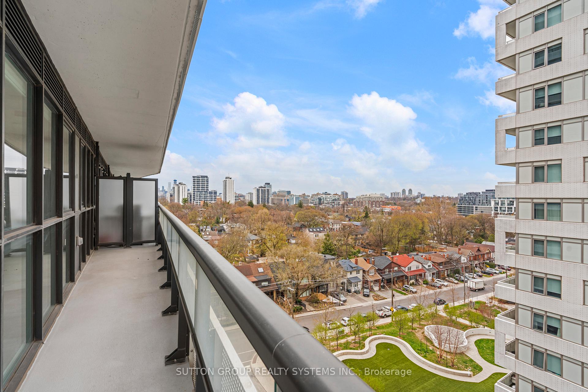 2 Bedrooms Condo at 11 Lillian, Toronto For sale
