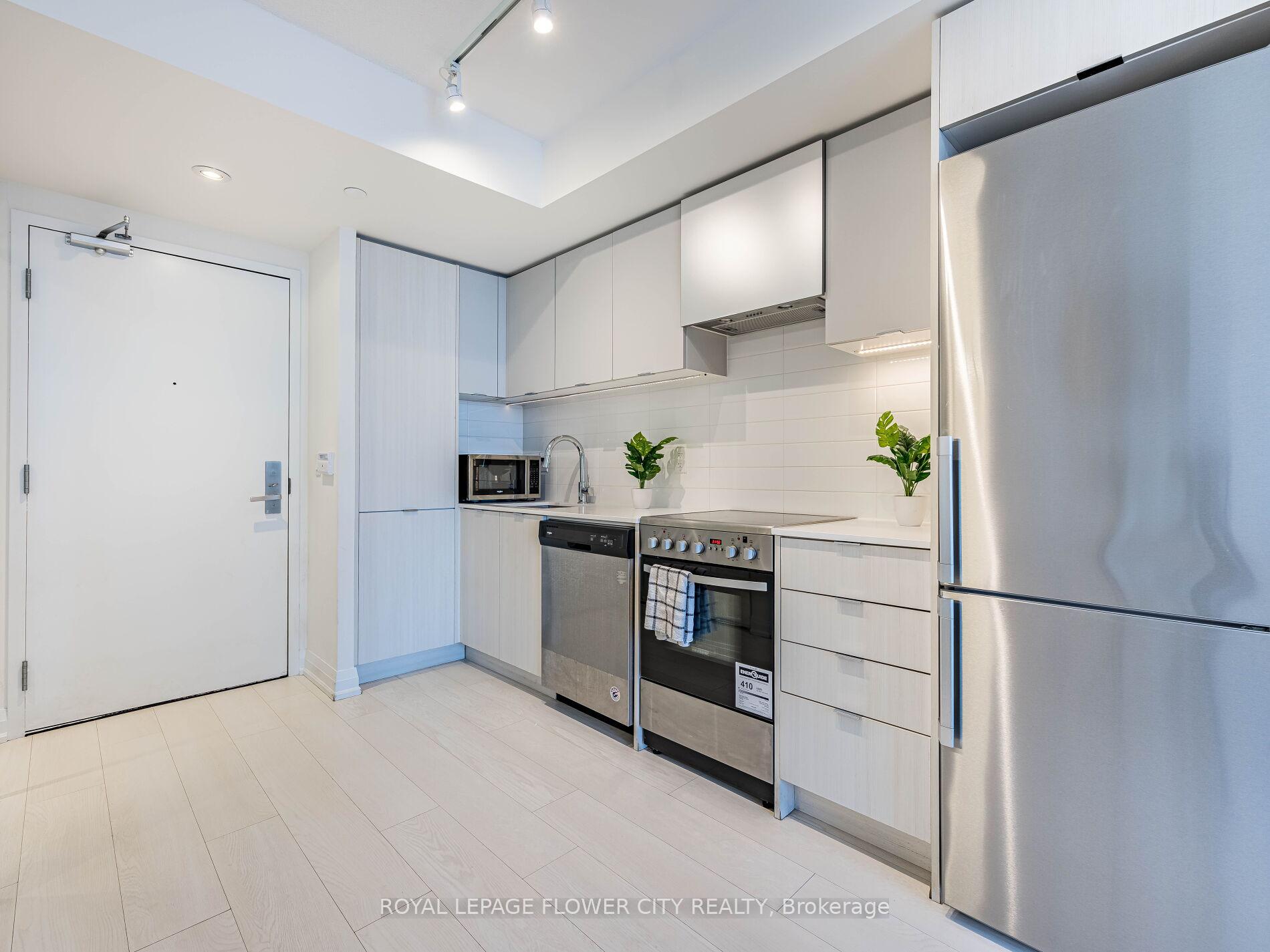 1 Bedroom Condo at 30 Gibbs, Toronto For sale