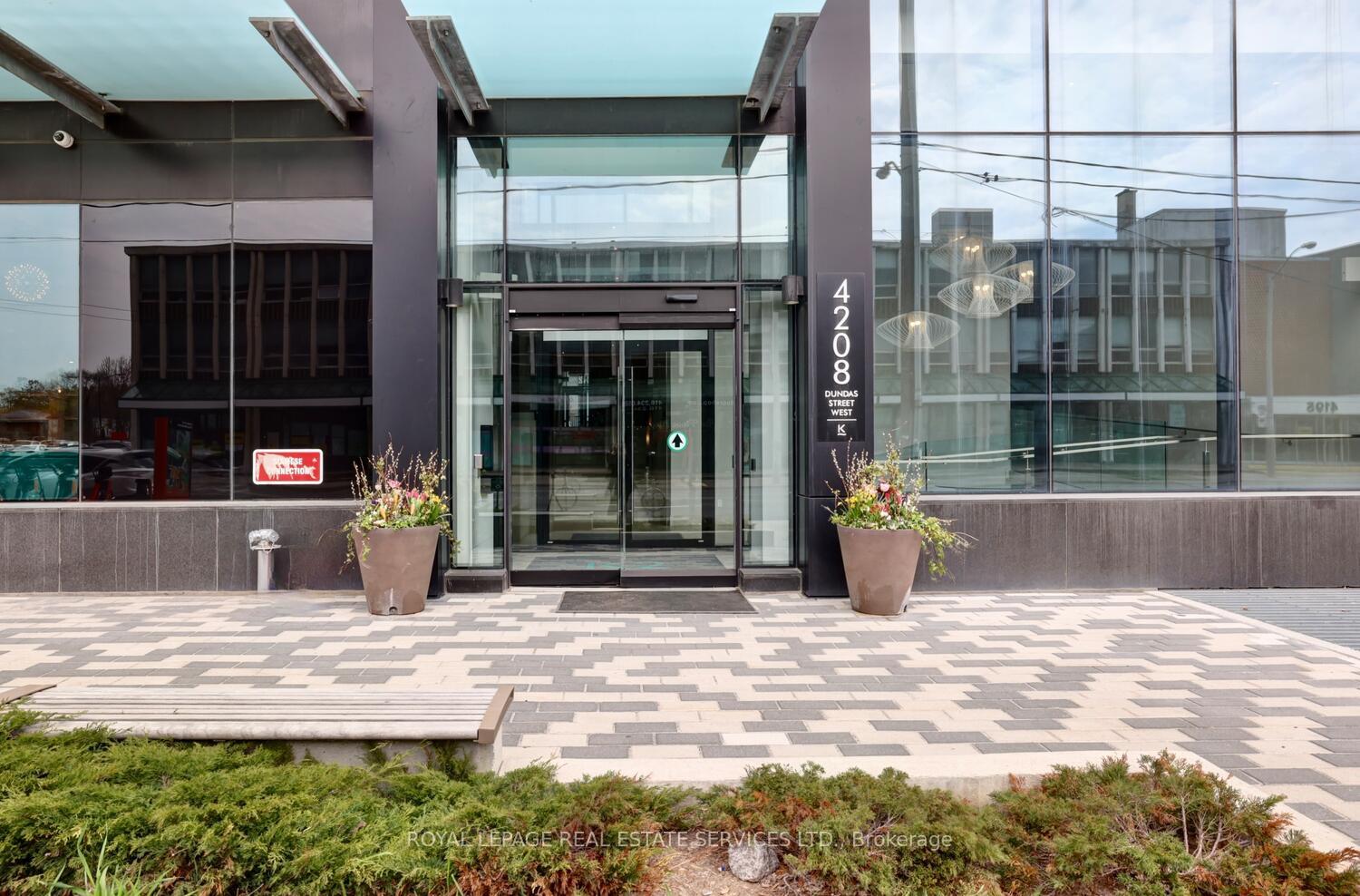 2 Bedrooms Condo at 4208 Dundas,  Toronto For sale