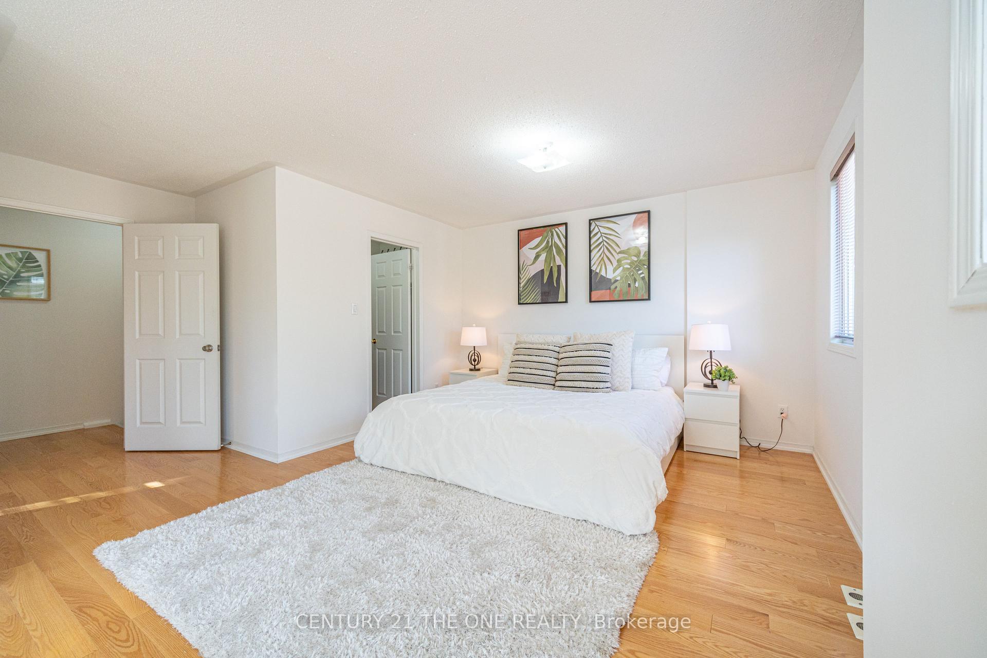 4 Bedrooms Condo at 28 Rosebank, Toronto For sale