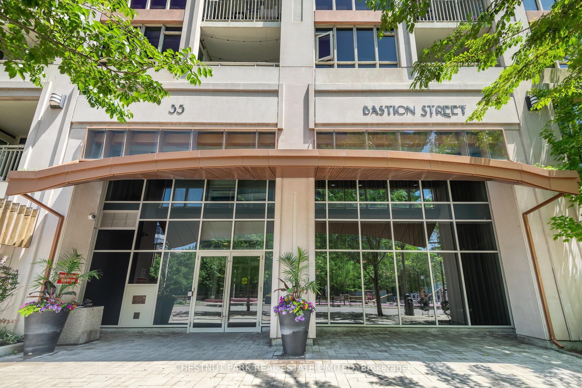 2 Bedrooms Condo at 35 Bastion, Toronto For sale