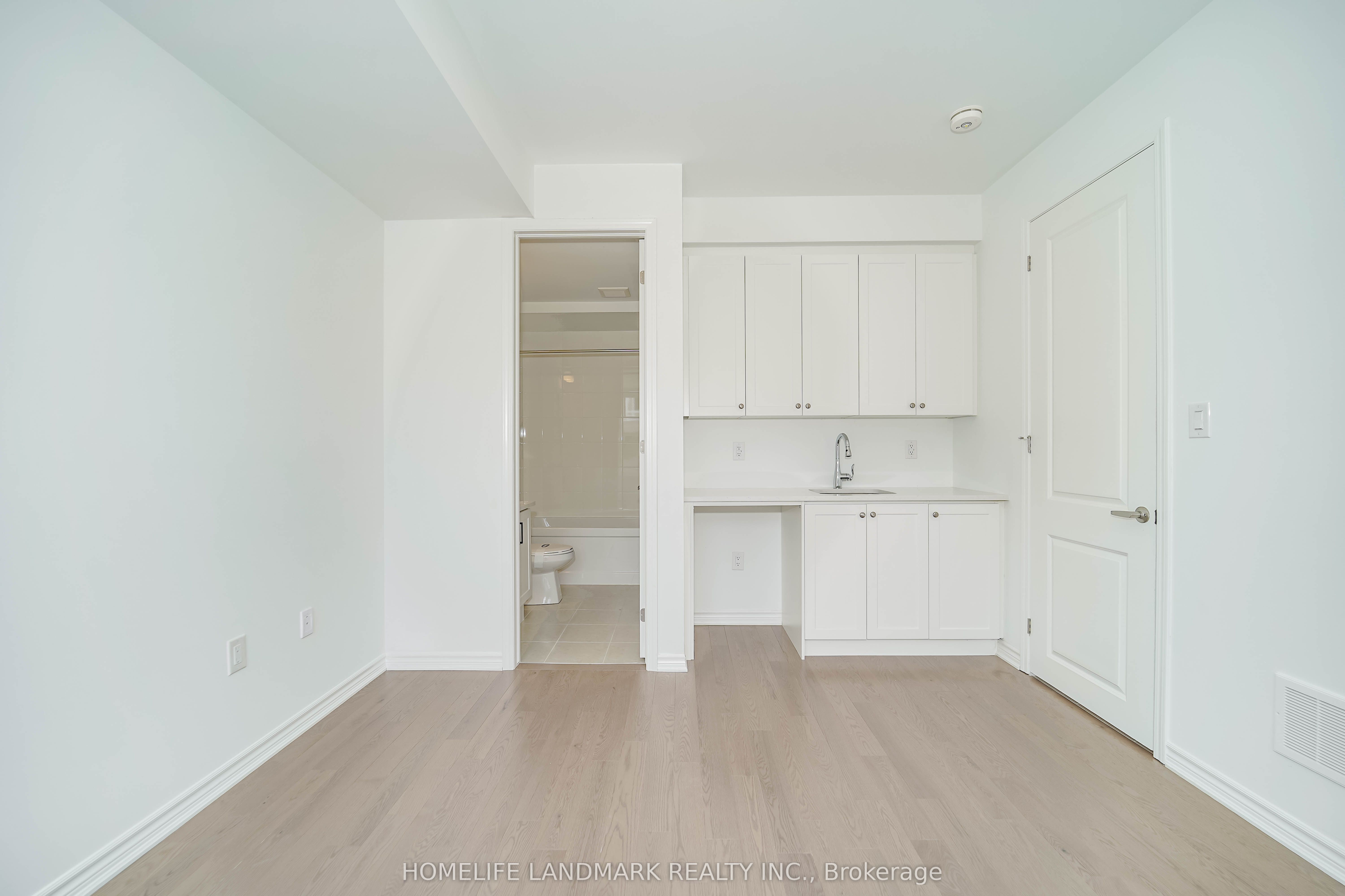 5 Wisla Avenue