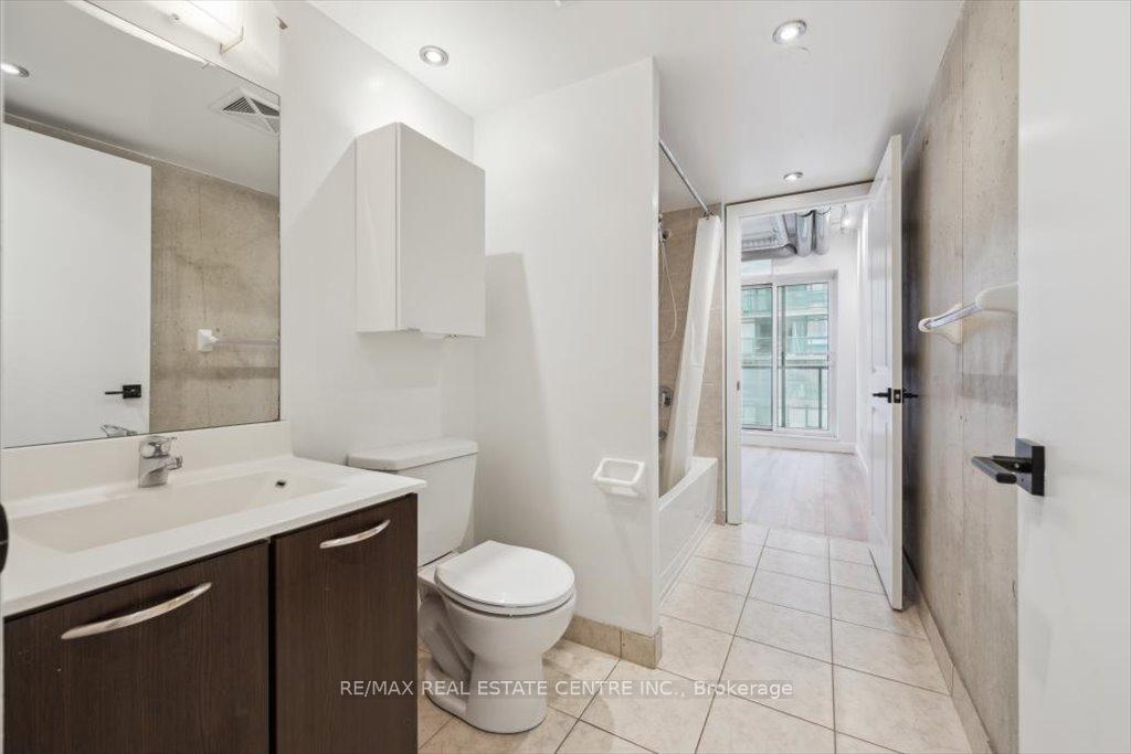 2 Bedrooms Condo at 150 Sudbury, Toronto For sale