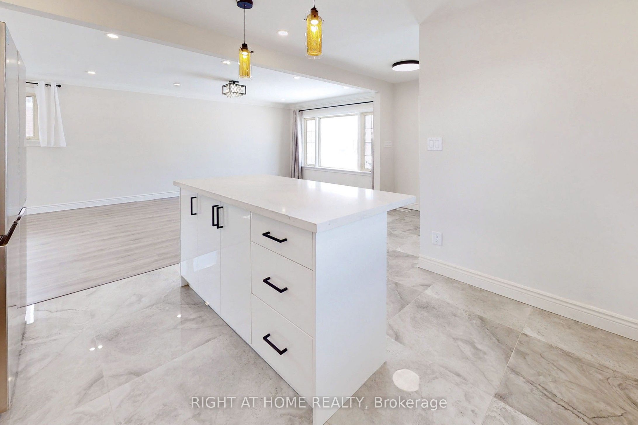 7 Rothwell Road, #Main
