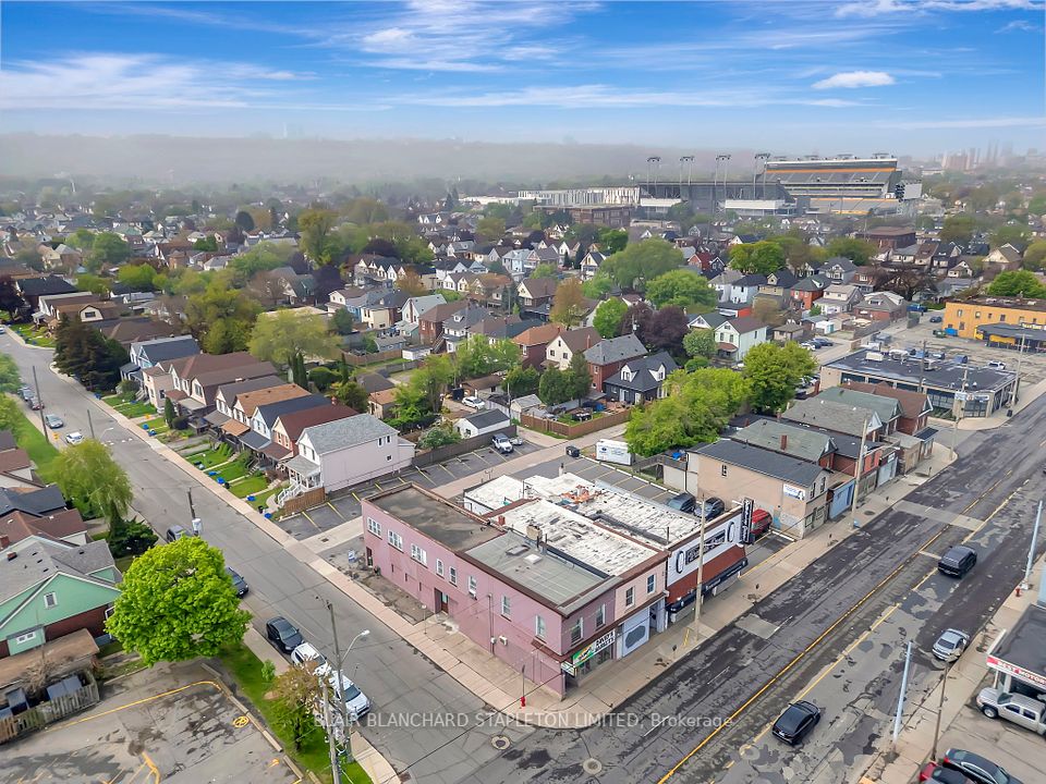 942-950 Barton