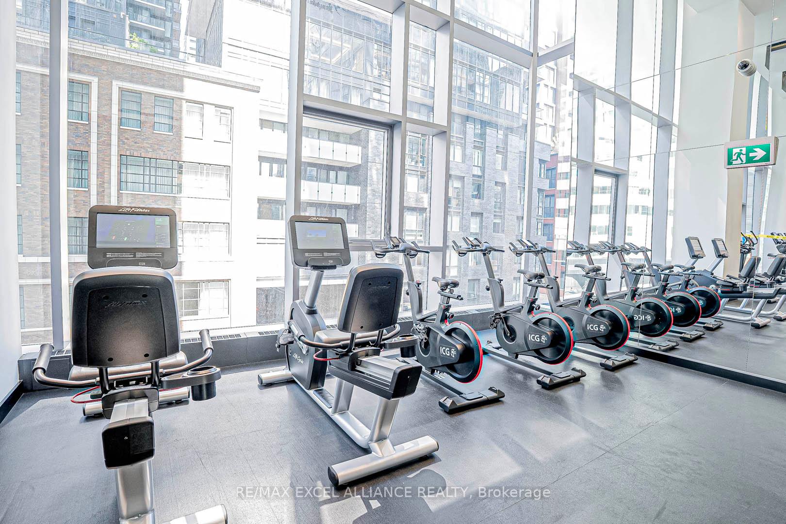 2 Bedrooms Condo at 357 King,  Toronto For sale