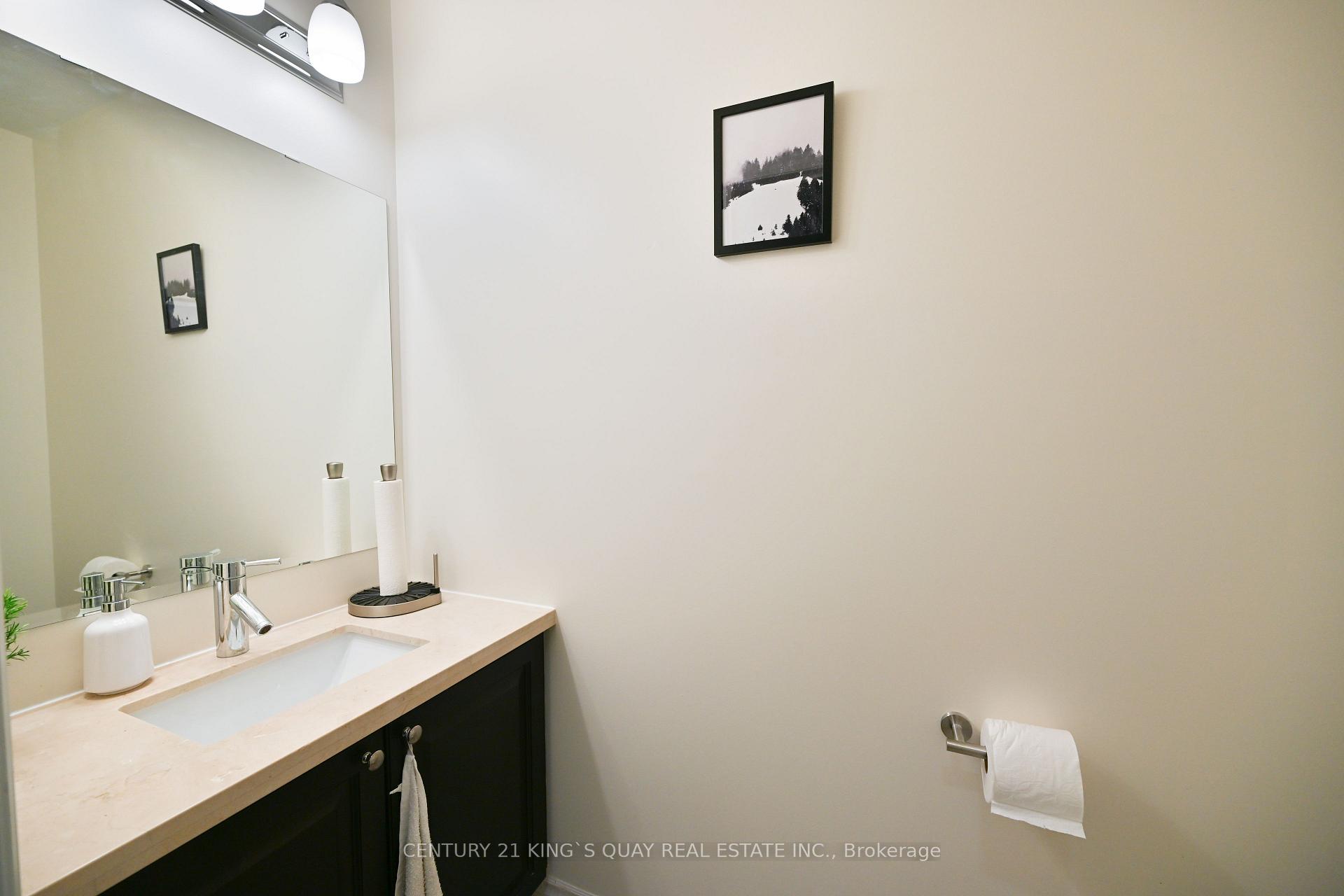 3 Bedrooms Condo at 40 Hargrave,  Toronto For sale