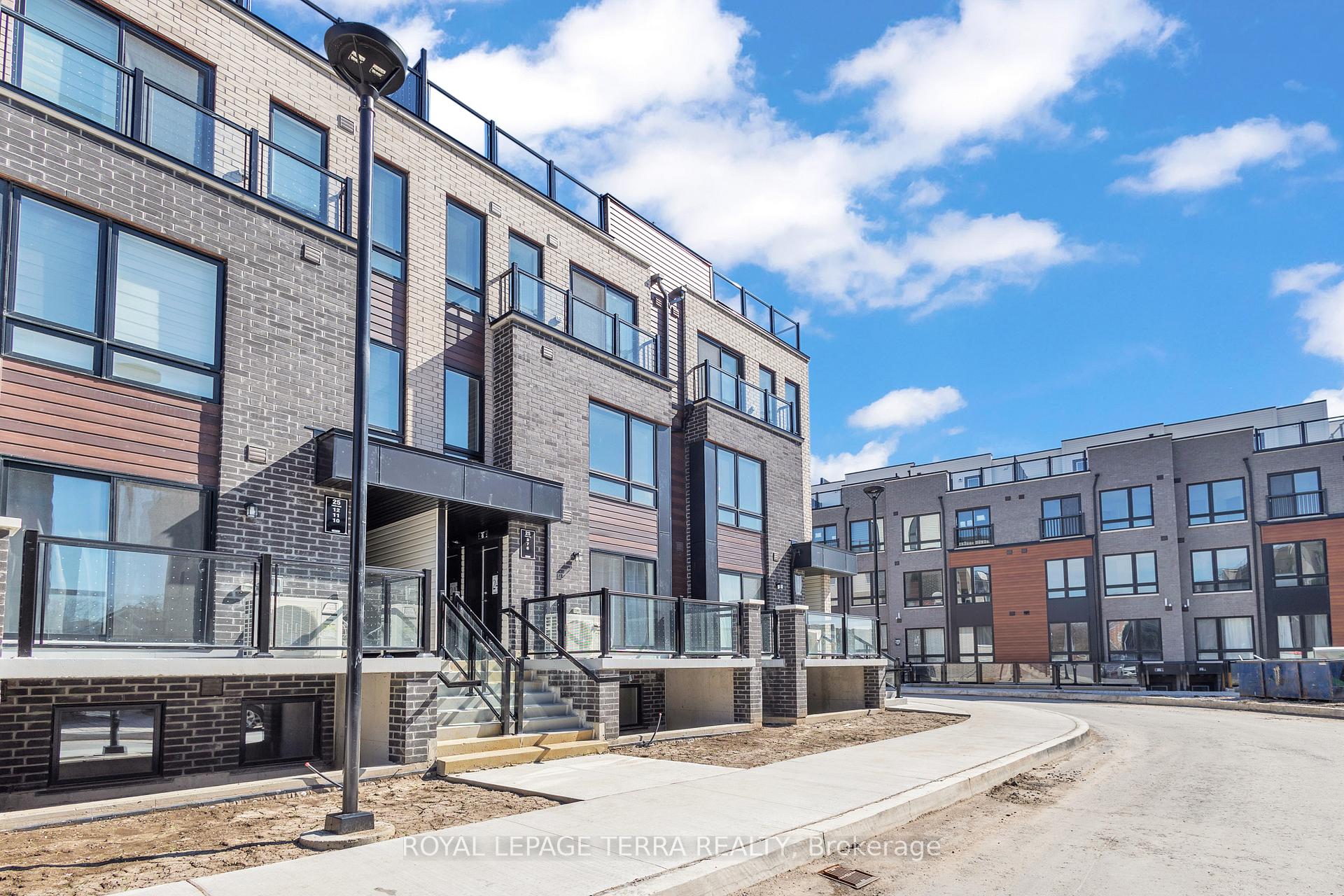 2 Bedrooms Condo at 25 Priya,  Toronto For sale