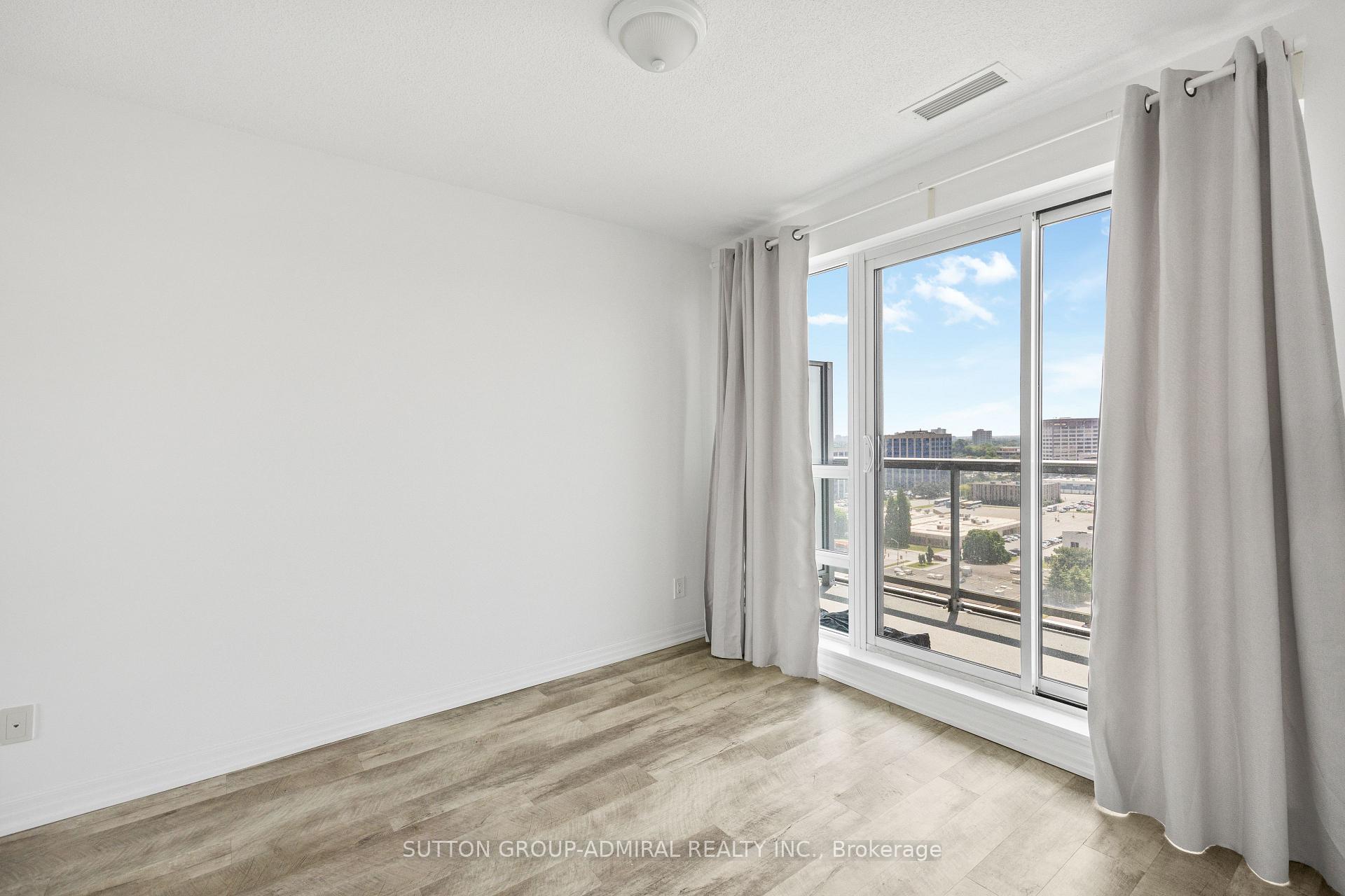 1 Bedroom Condo at 30 Herons Hill, Toronto For sale