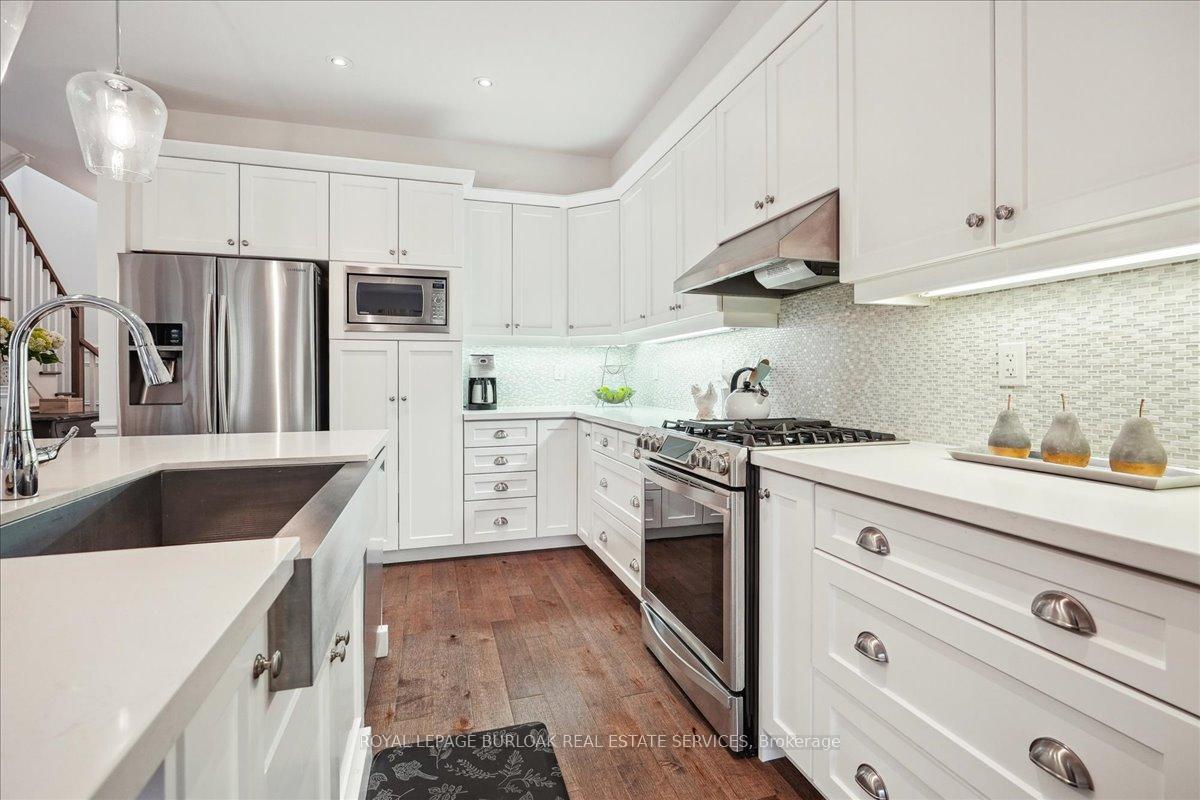 3 Bedrooms Condo at 2086 Ghent, Burlington For sale