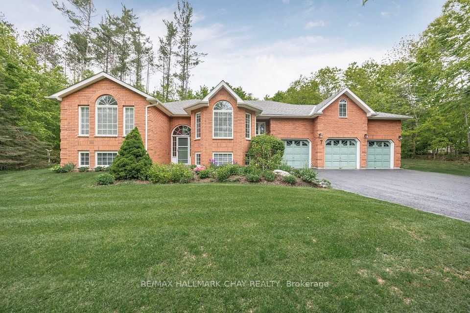 7 Pineview Drive, Oro-Medonte, ON L0L 2L0