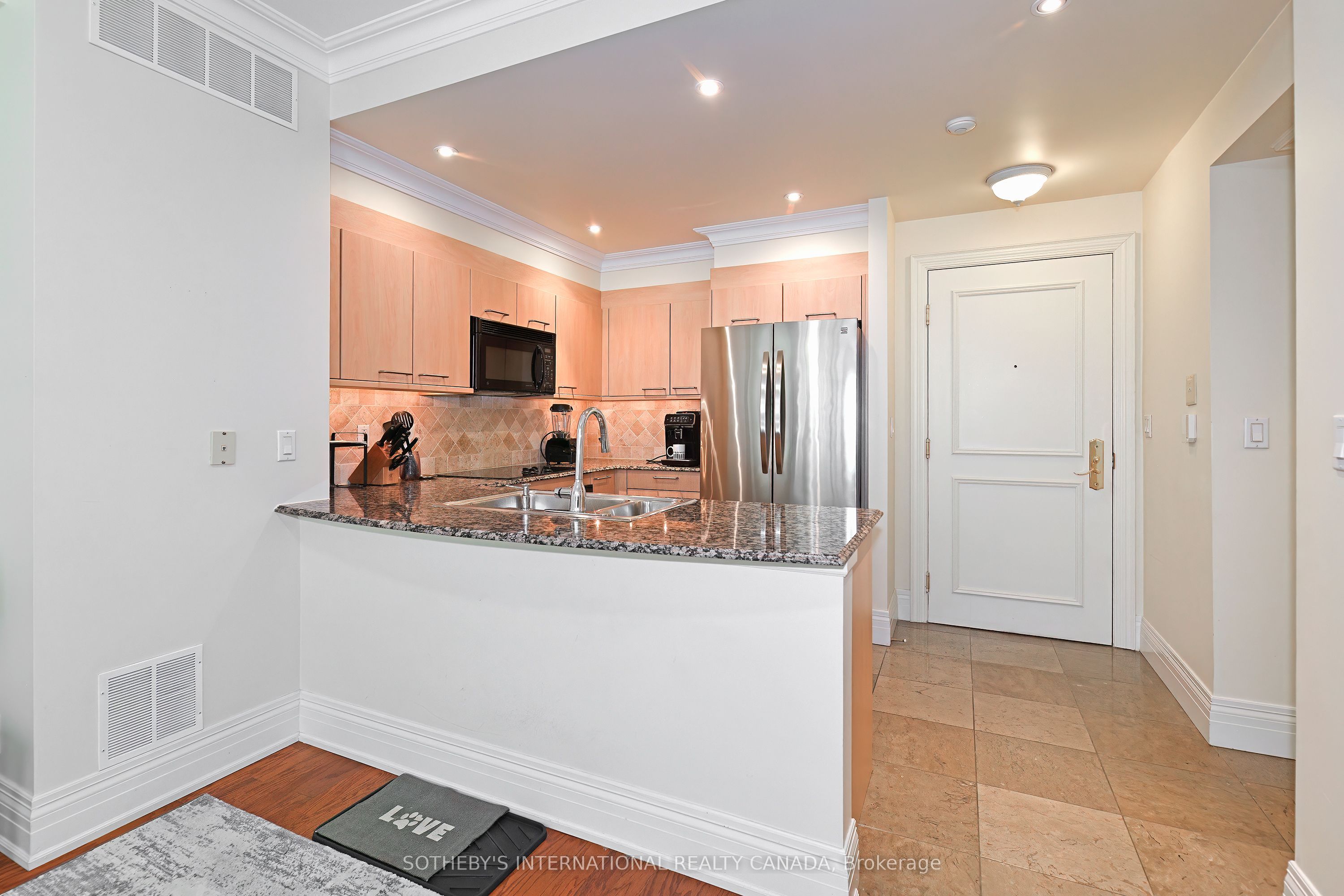 33 Delisle Avenue, #304