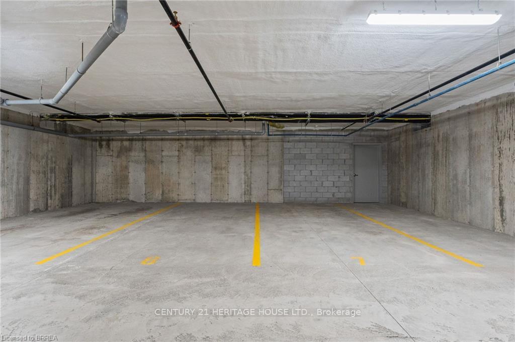 3 Bedrooms Condo at 5 Hamilton, Hamilton For sale