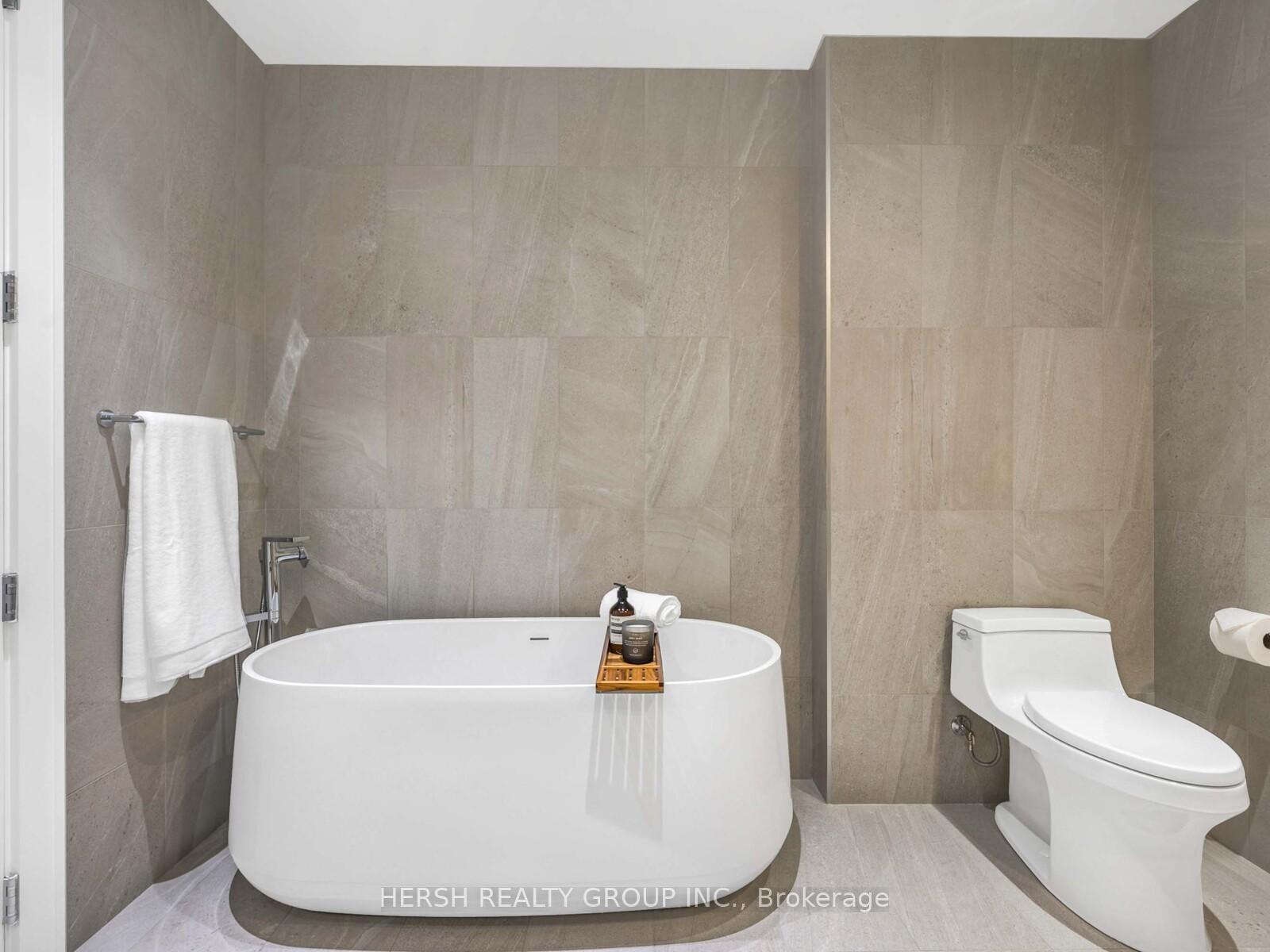 2 Bedrooms Condo at 2 Forest Hill, Toronto For sale