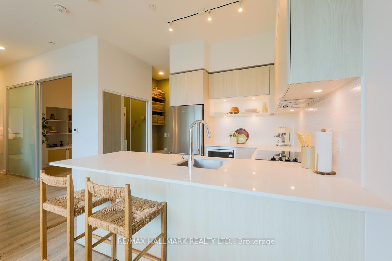 3 Bedrooms Condo at 20 Tubman, Toronto For sale