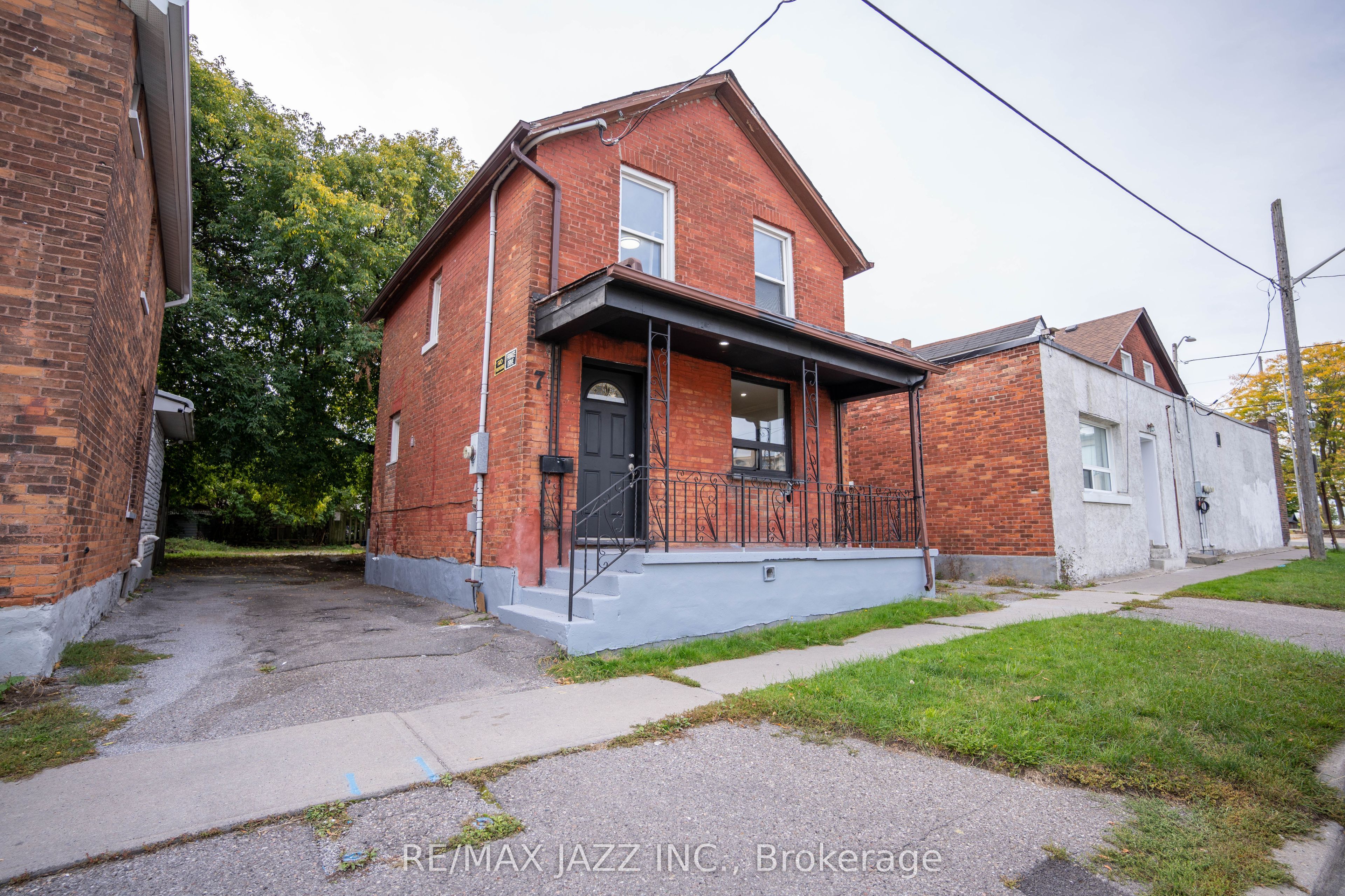 7 Maple Street