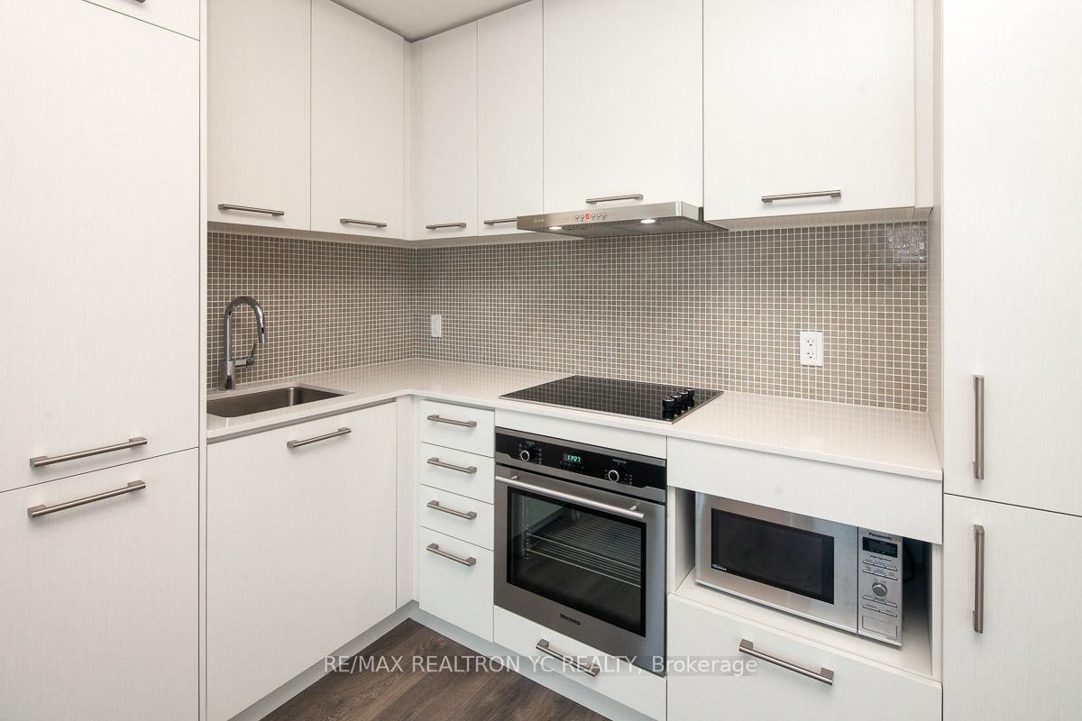1 Bedroom Condo at 87 Peter,  Toronto For sale