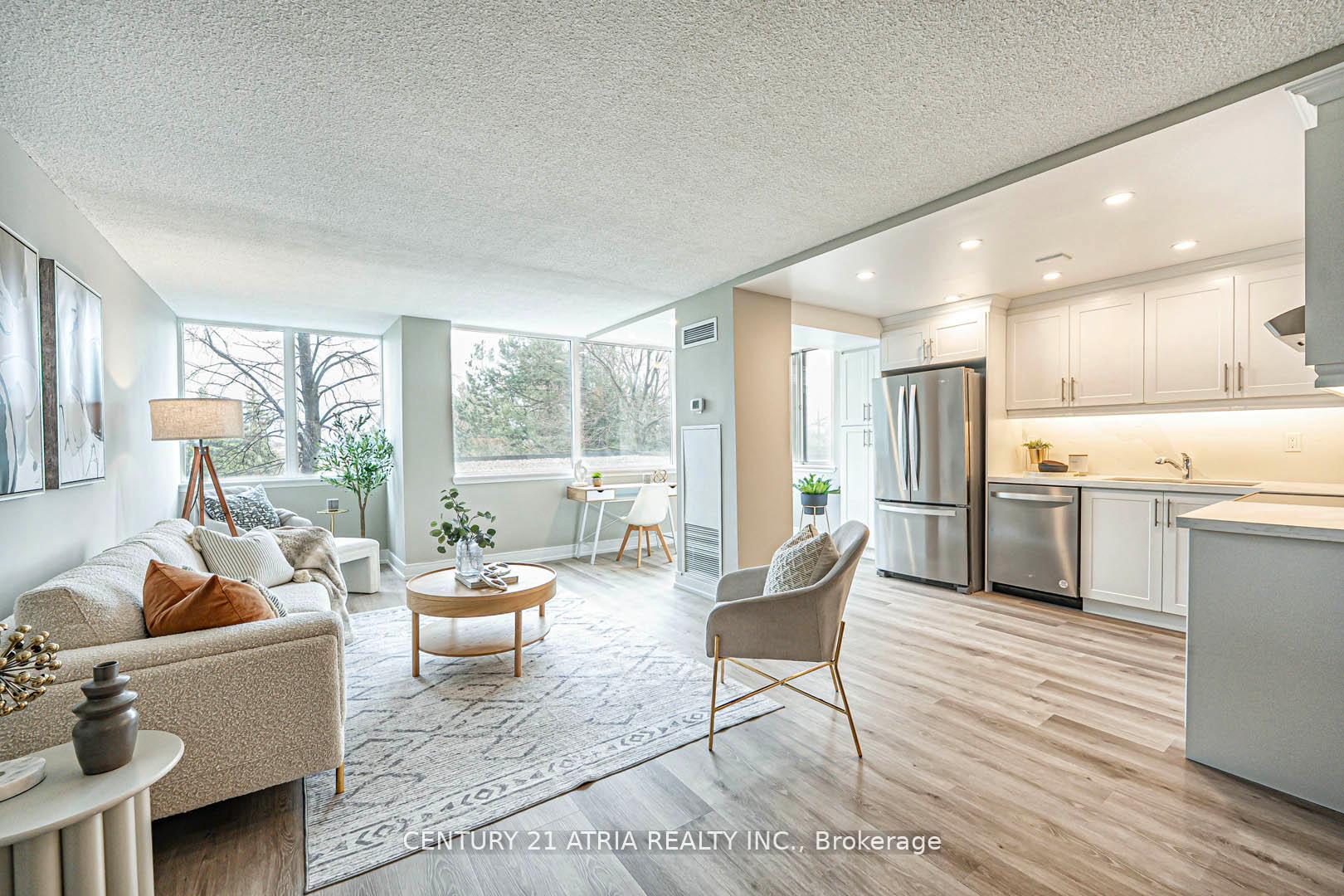 2 Bedrooms Condo at 350 Webb, Mississauga For sale