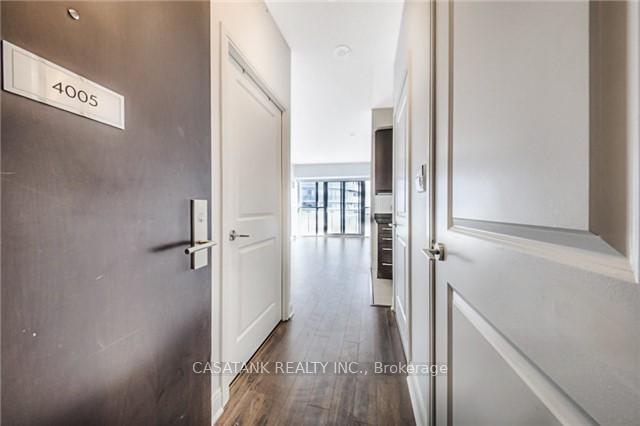 1 Bedroom Condo at 50 Absolute, Mississauga For sale